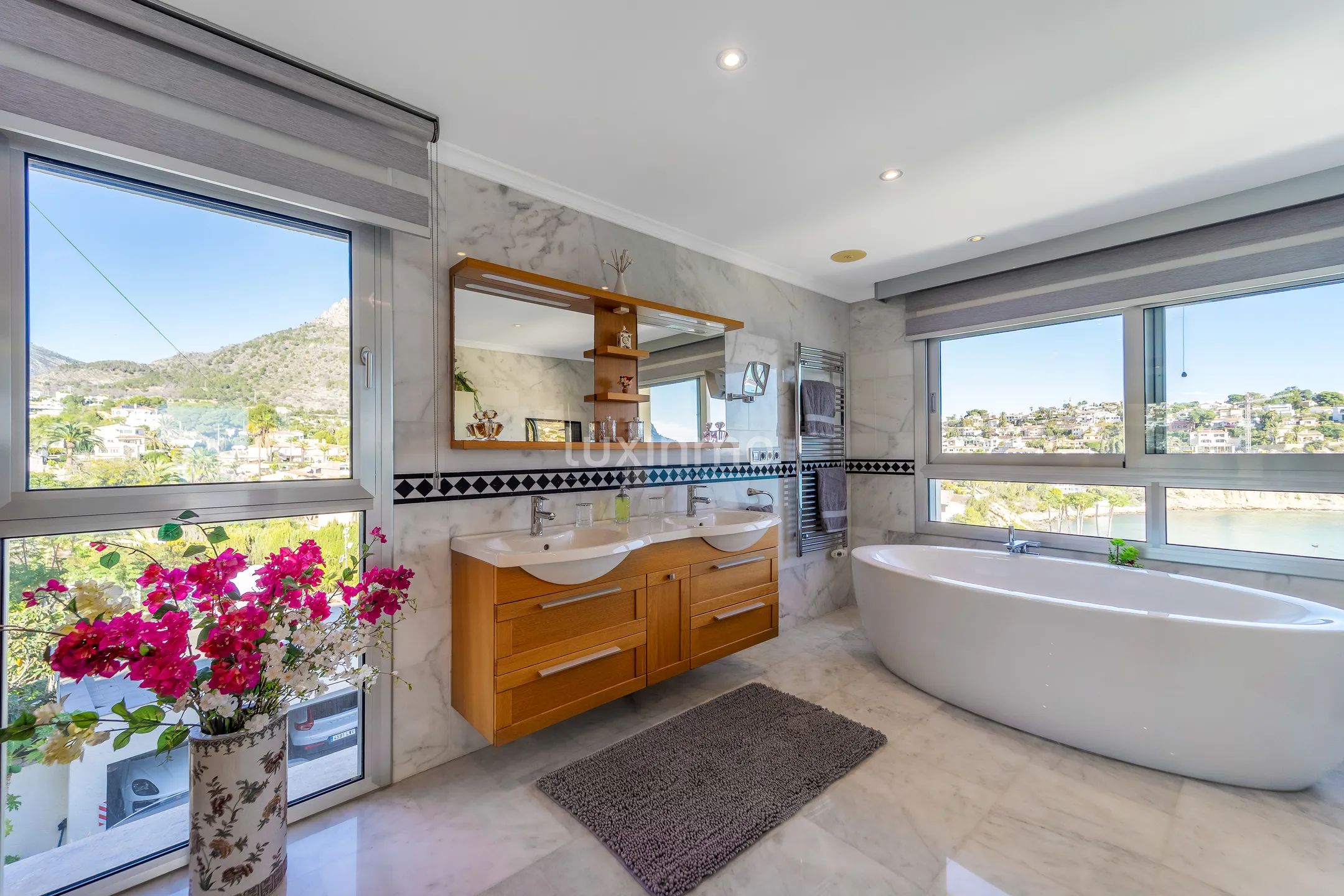 Exclusive luxury villa with panoramic sea views — photo 20