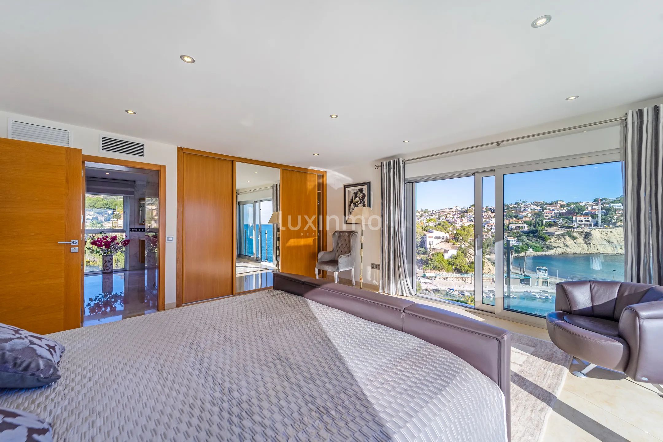 Exclusive luxury villa with panoramic sea views — photo 19