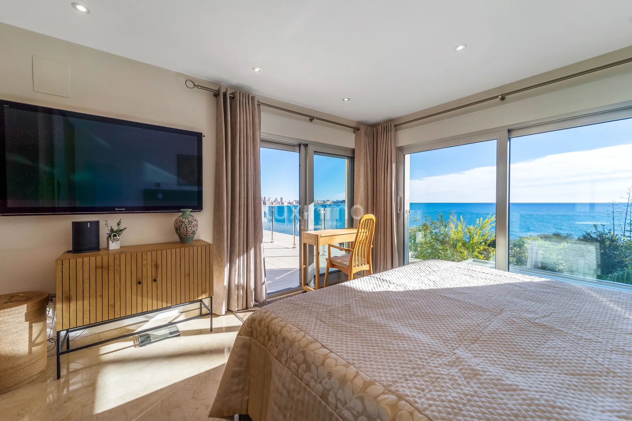 Exclusive luxury villa with panoramic sea views — photo 23