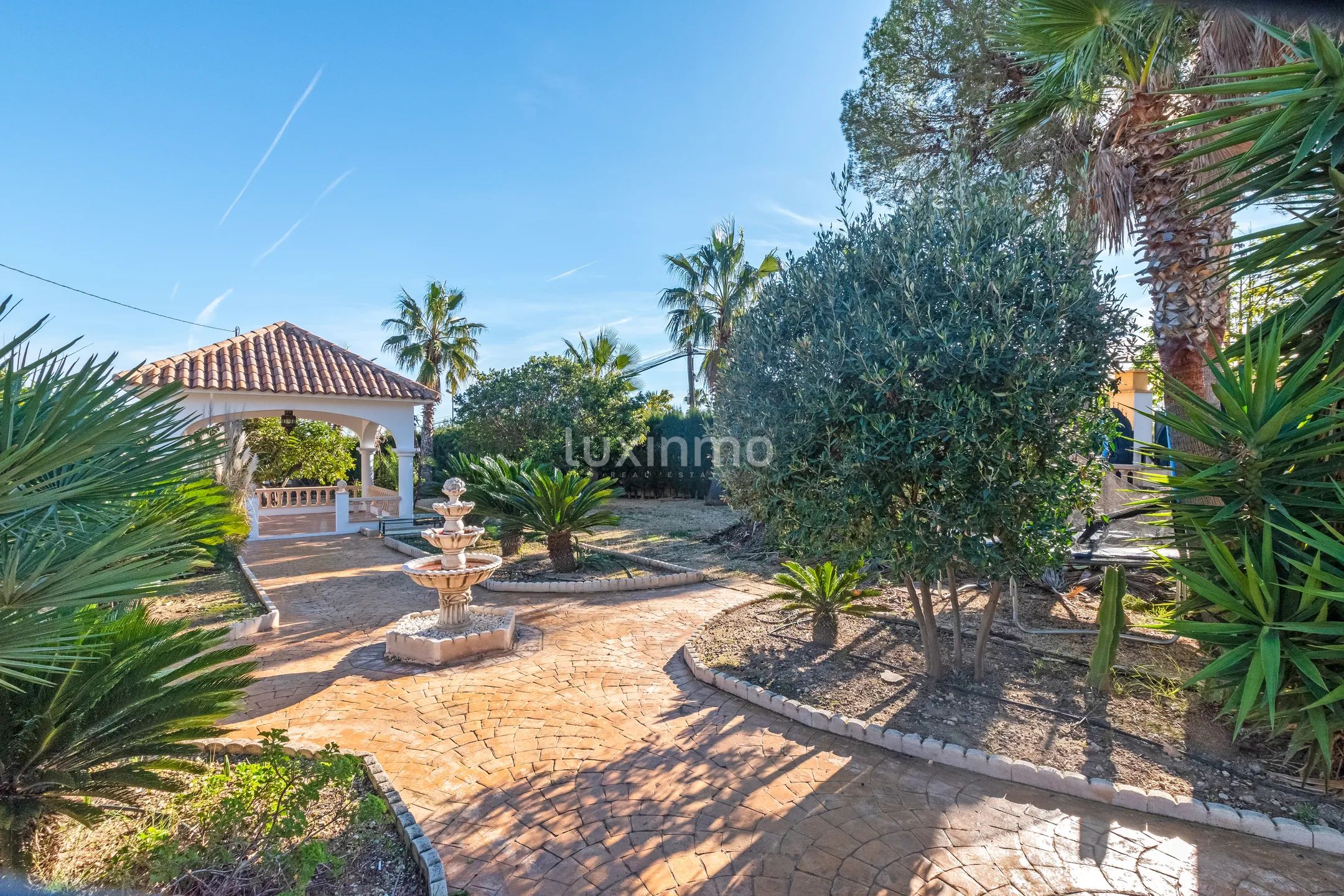 Villa with private pool for rent in La Nucia — photo 25