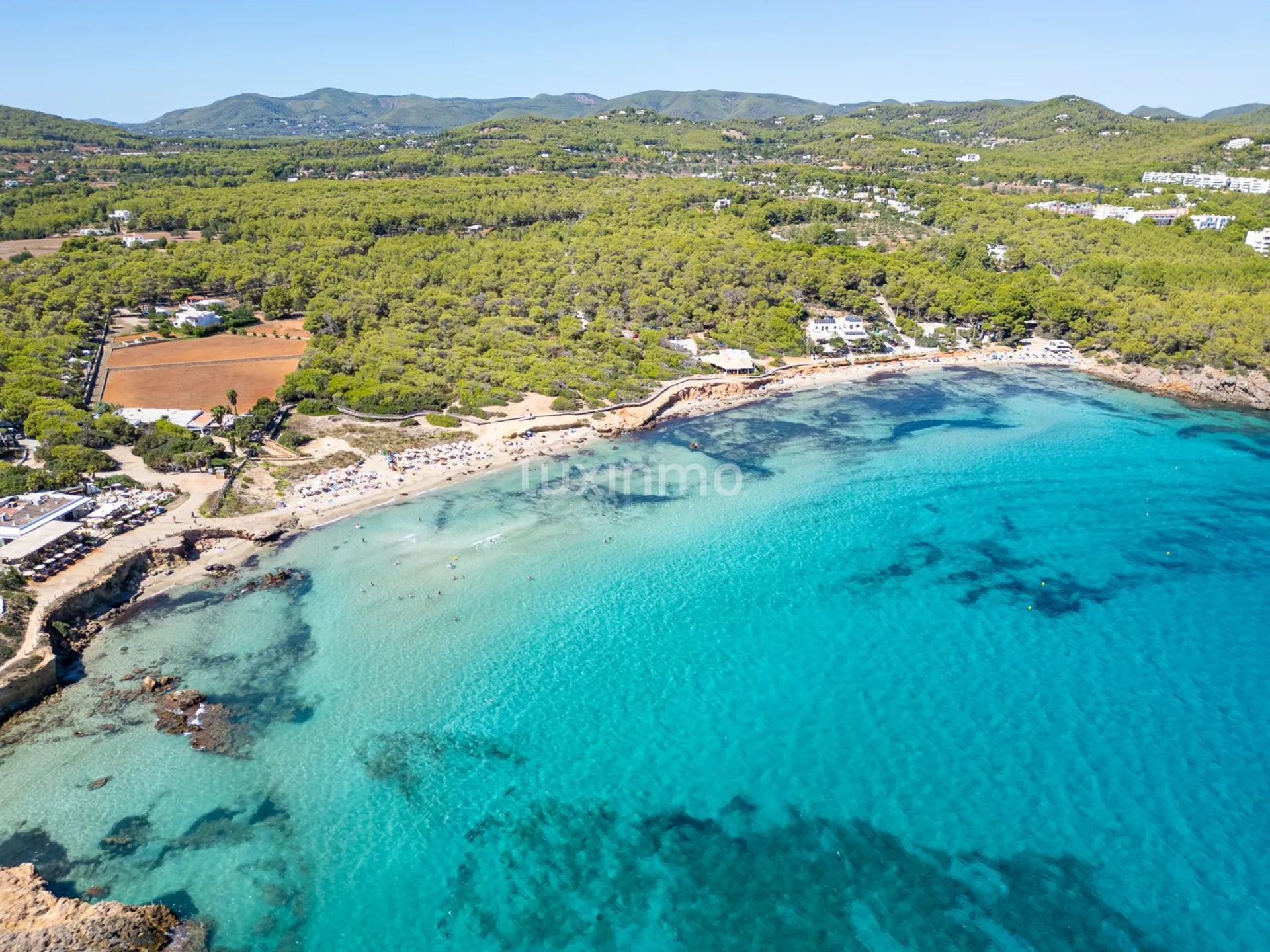 Exklusives Grundstück mit Luxusvillenprojekt 300 m von Cala Nova entfernt - Ibiza Nord — photo 16