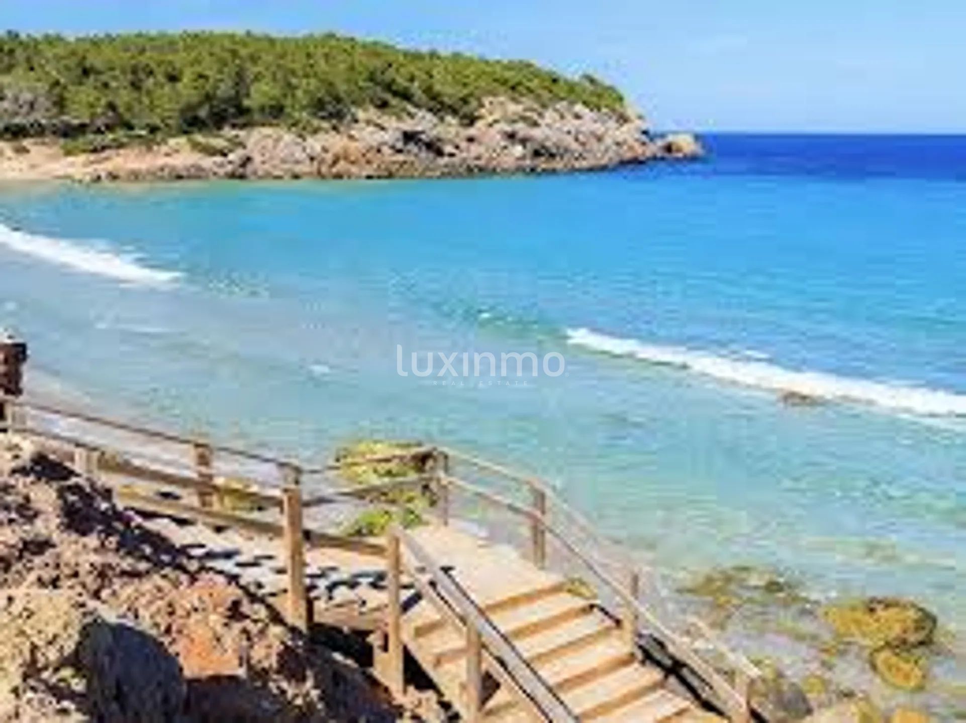 Exklusives Grundstück mit Luxusvillenprojekt 300 m von Cala Nova entfernt - Ibiza Nord — photo 17