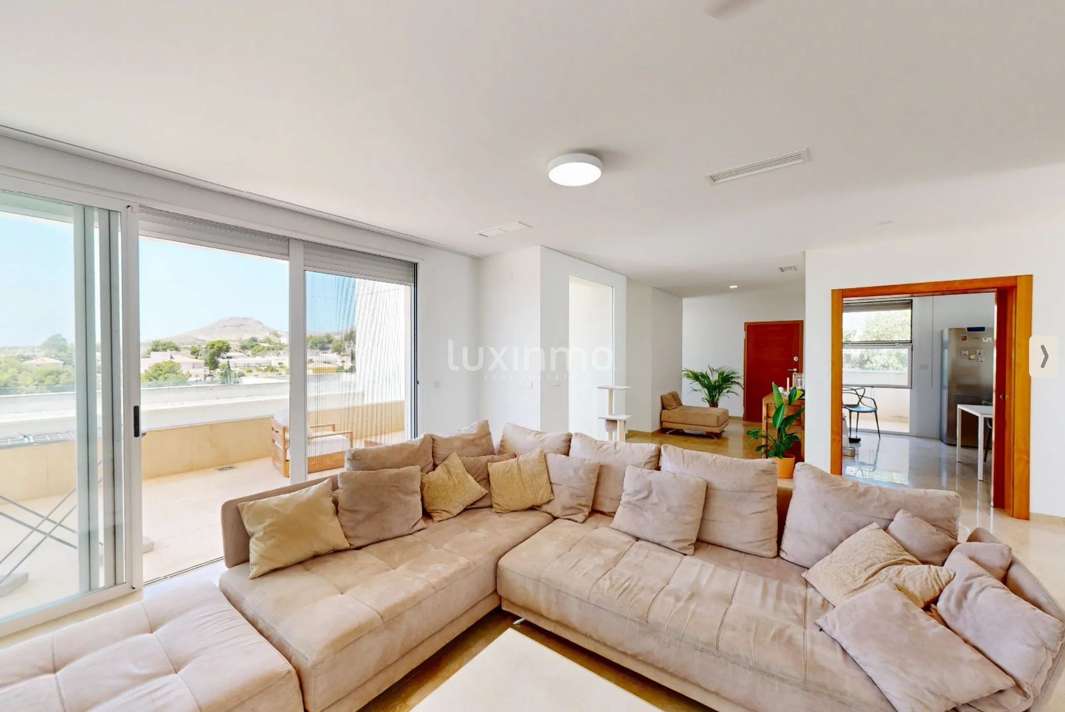 Villa met 5 slaapkamers, zonnepanelen, zwembad en uitzicht op zee in Alicante — photo 6
