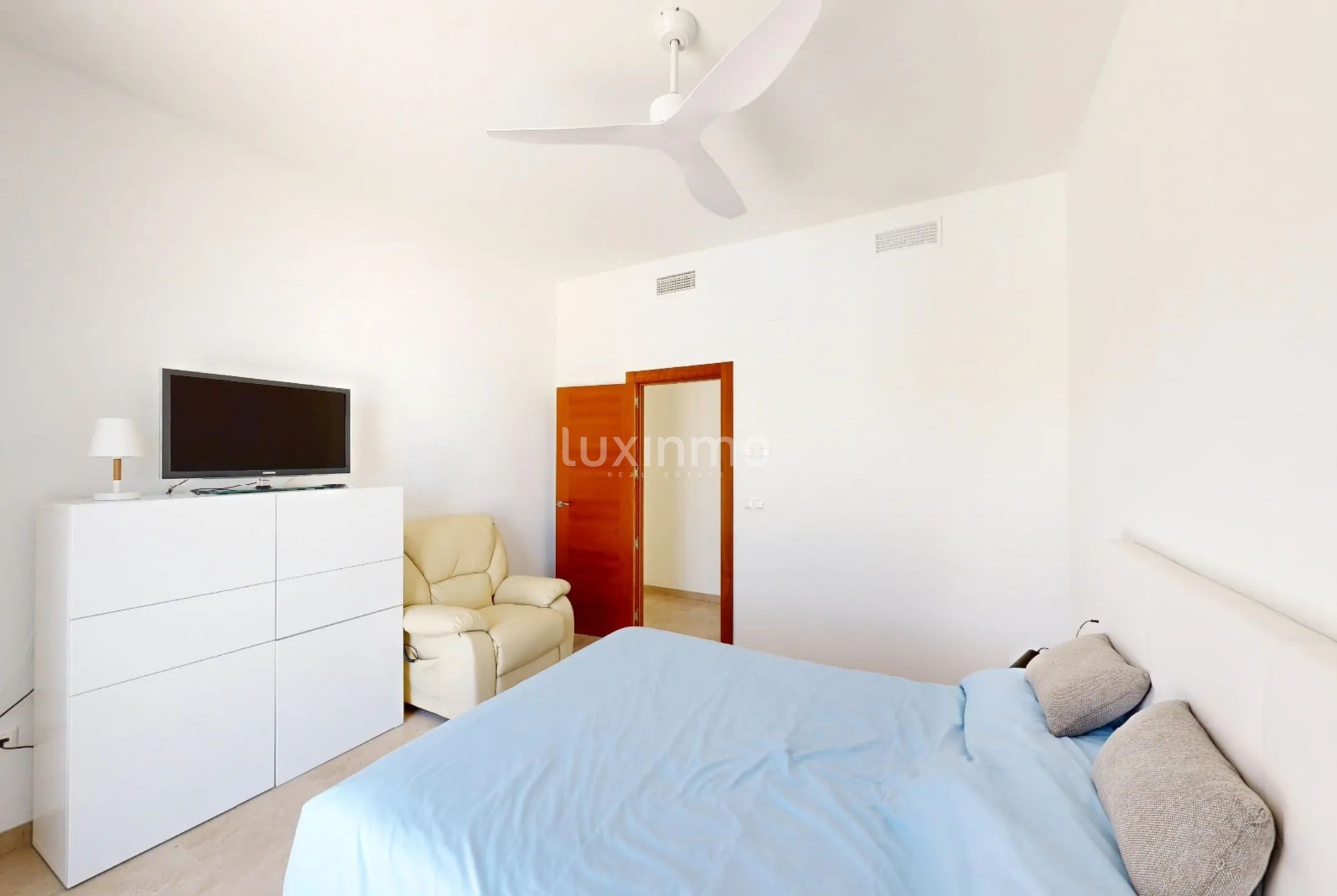 Villa met 5 slaapkamers, zonnepanelen, zwembad en uitzicht op zee in Alicante — photo 12