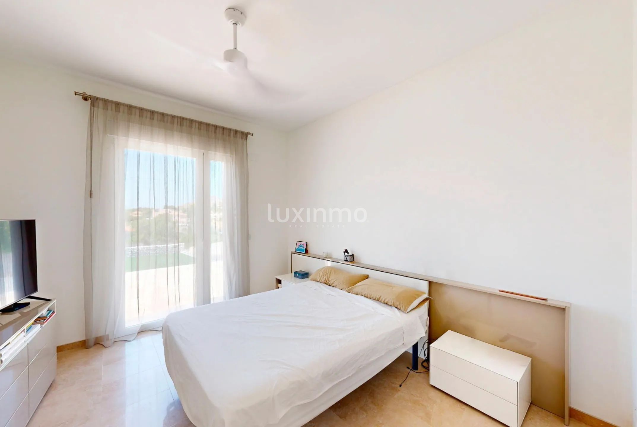 Villa met 5 slaapkamers, zonnepanelen, zwembad en uitzicht op zee in Alicante — photo 27