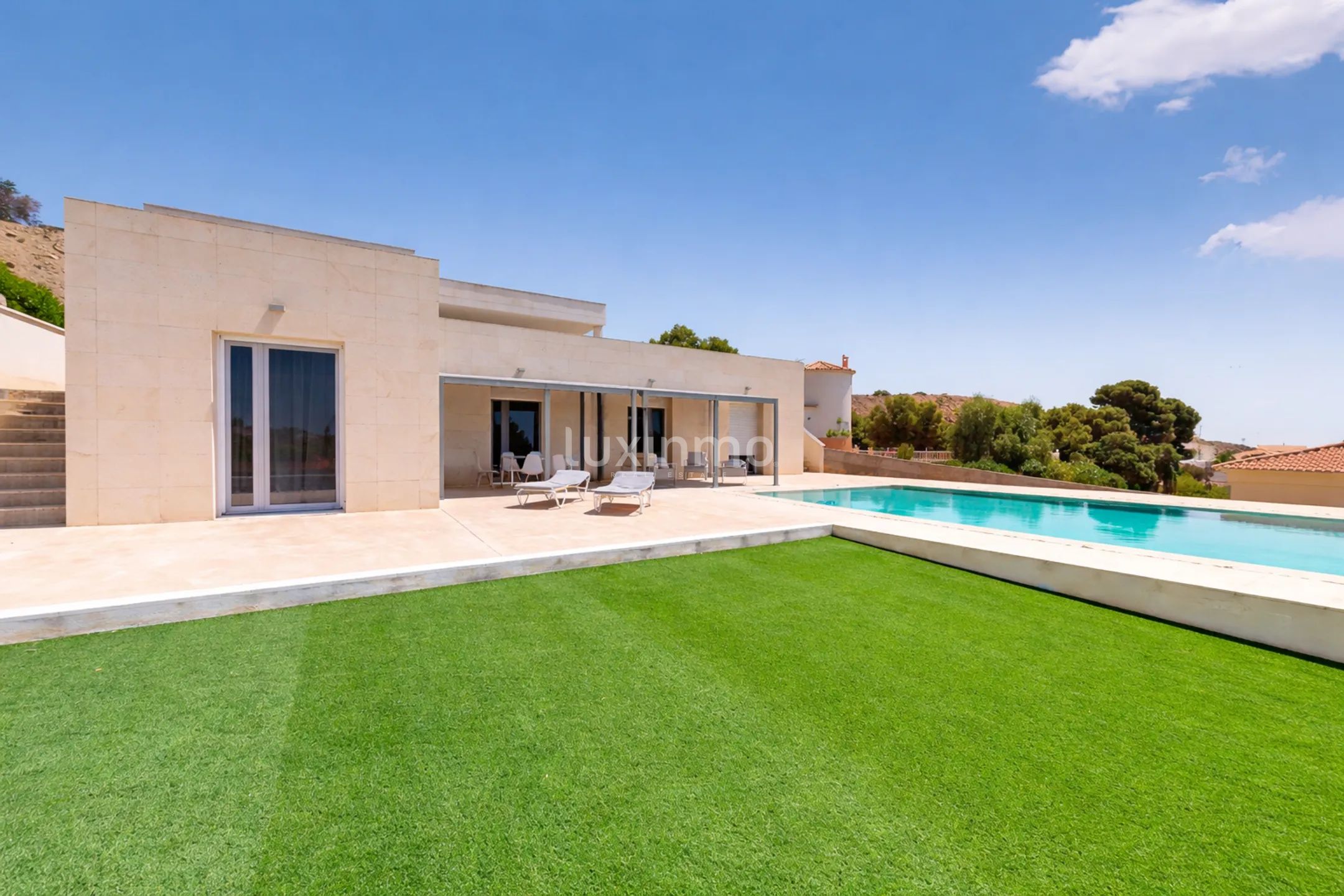 Villa met 5 slaapkamers, zonnepanelen, zwembad en uitzicht op zee in Alicante — photo 5