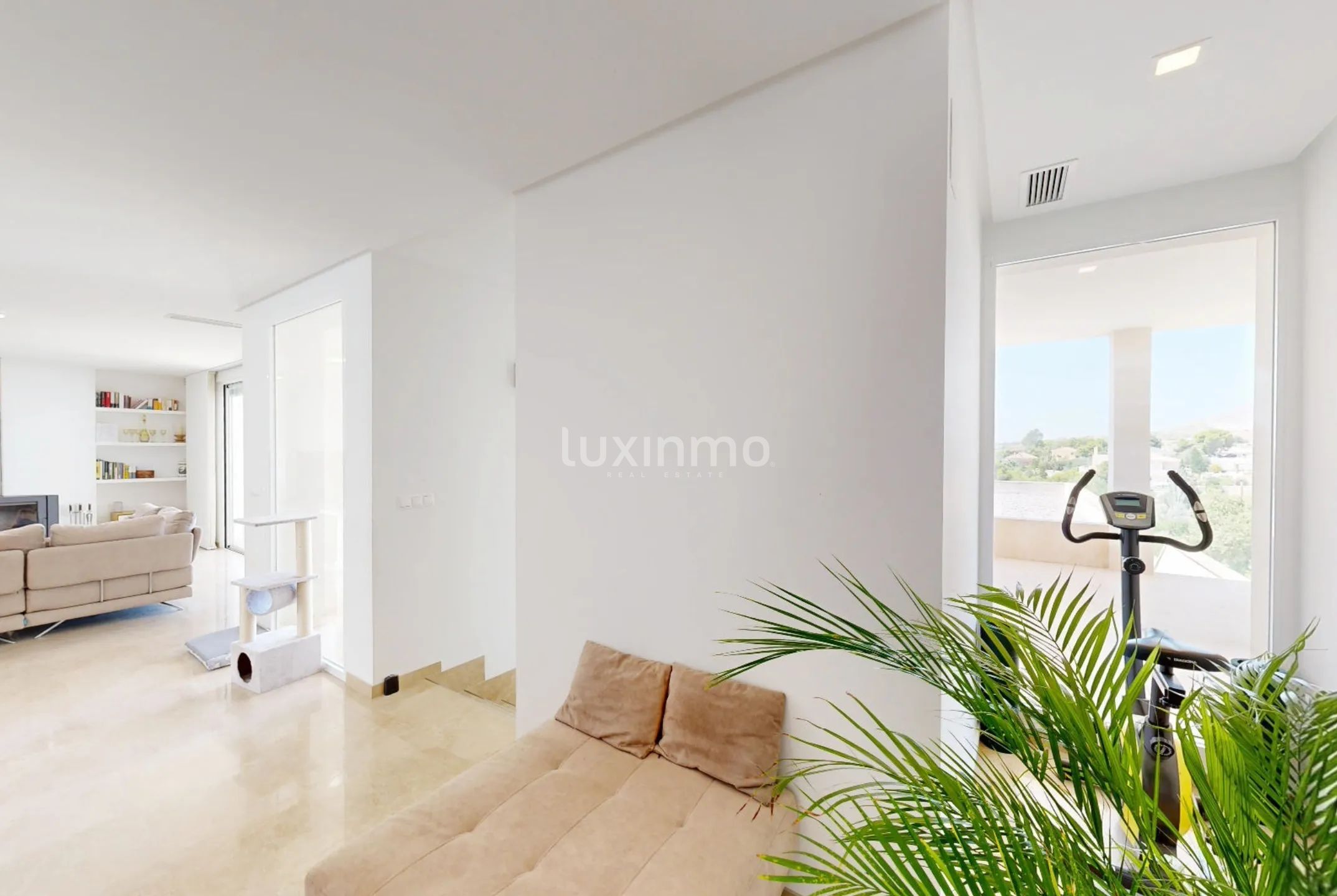 Villa met 5 slaapkamers, zonnepanelen, zwembad en uitzicht op zee in Alicante — photo 21
