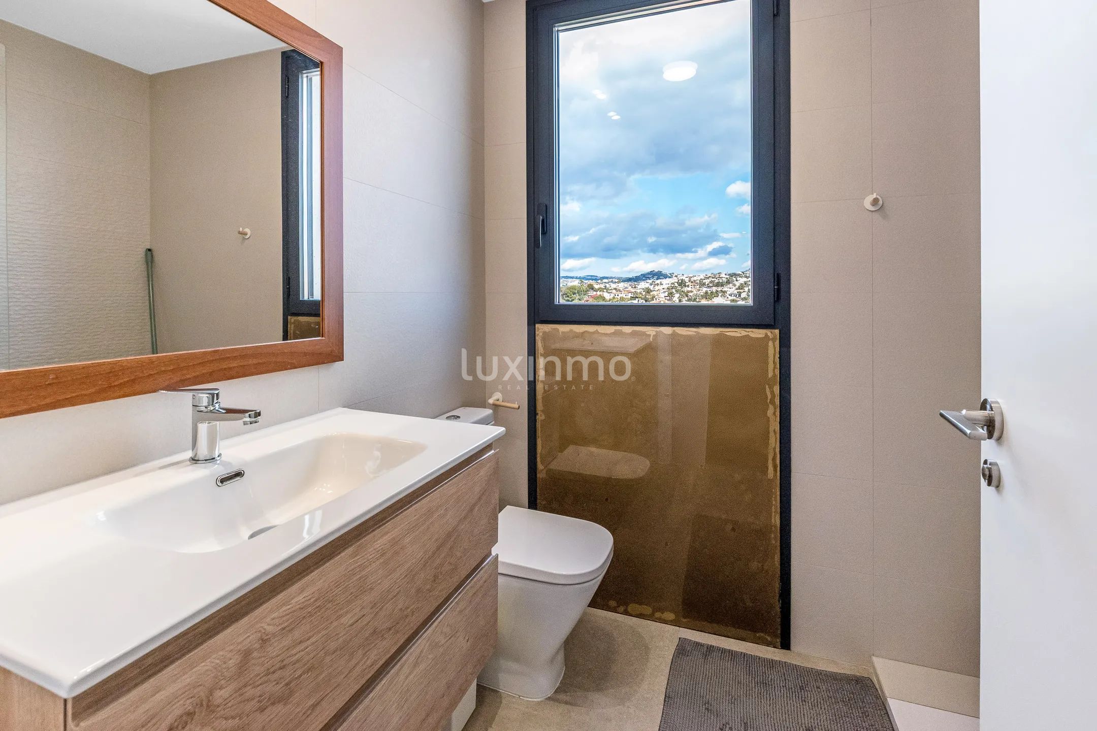 Modern apartment with sea and mountain views in Calpe — photo 19