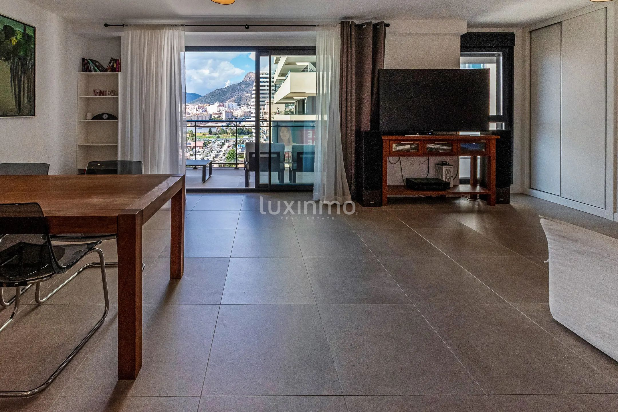 Modern 2-bedroom flat with sea and mountain views in Calpe — photo 6