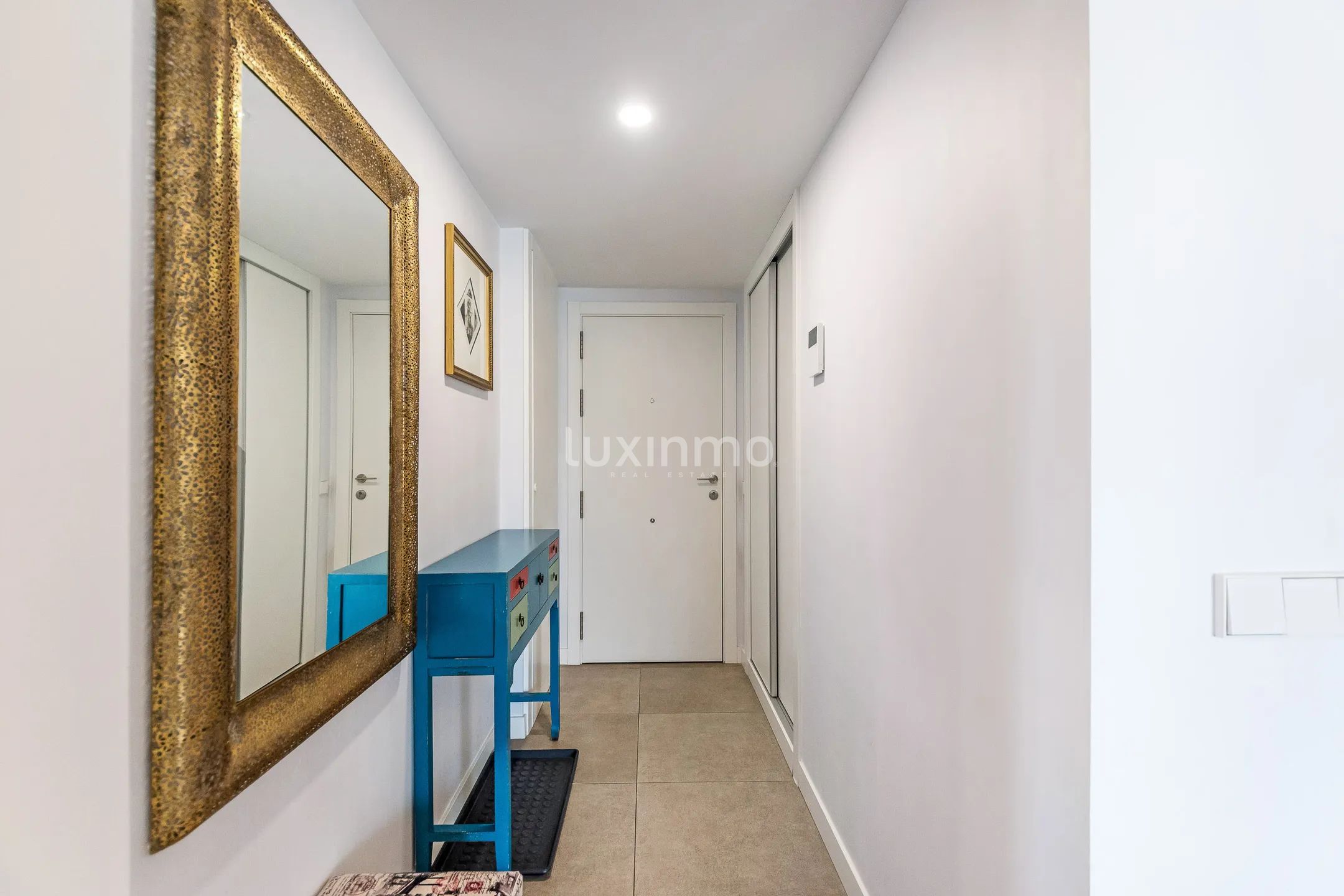 Modern apartment with sea and mountain views in Calpe — photo 11