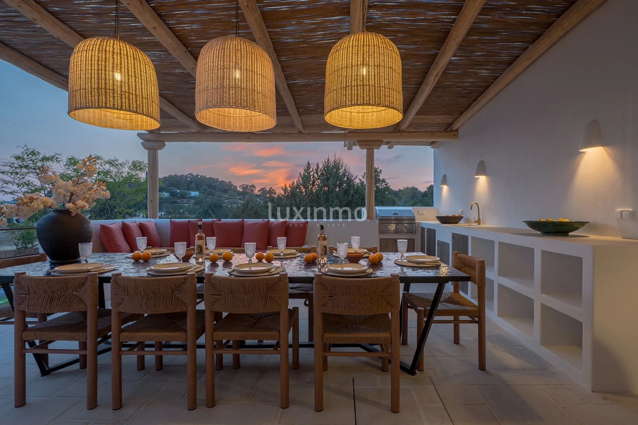 An bicencan retreat where organic design meets island living — photo 34