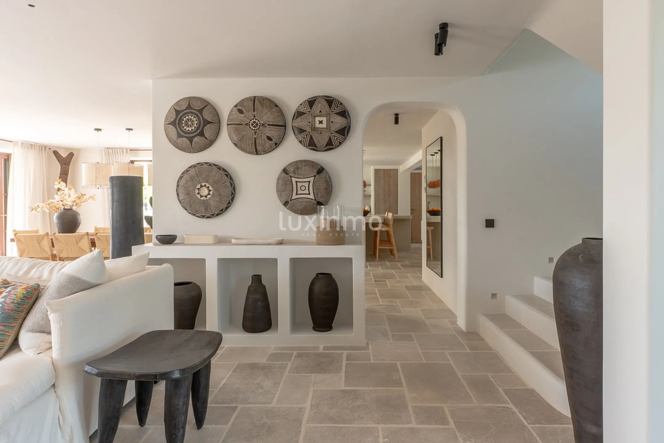 An bicencan retreat where organic design meets island living — photo 27