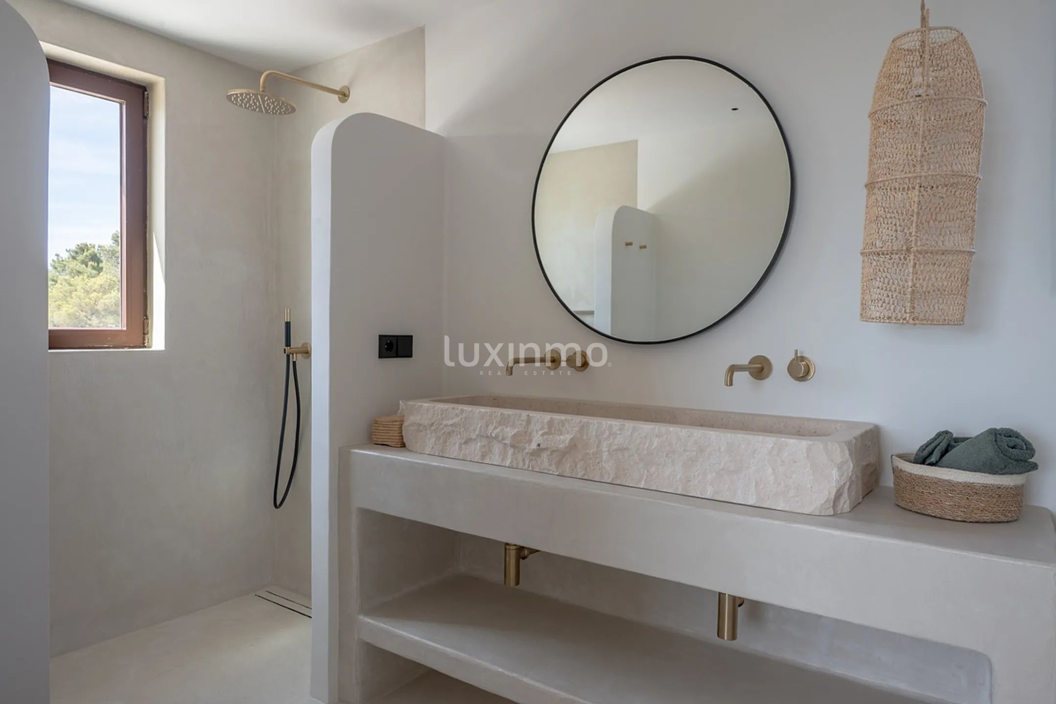 An bicencan retreat where organic design meets island living — photo 50