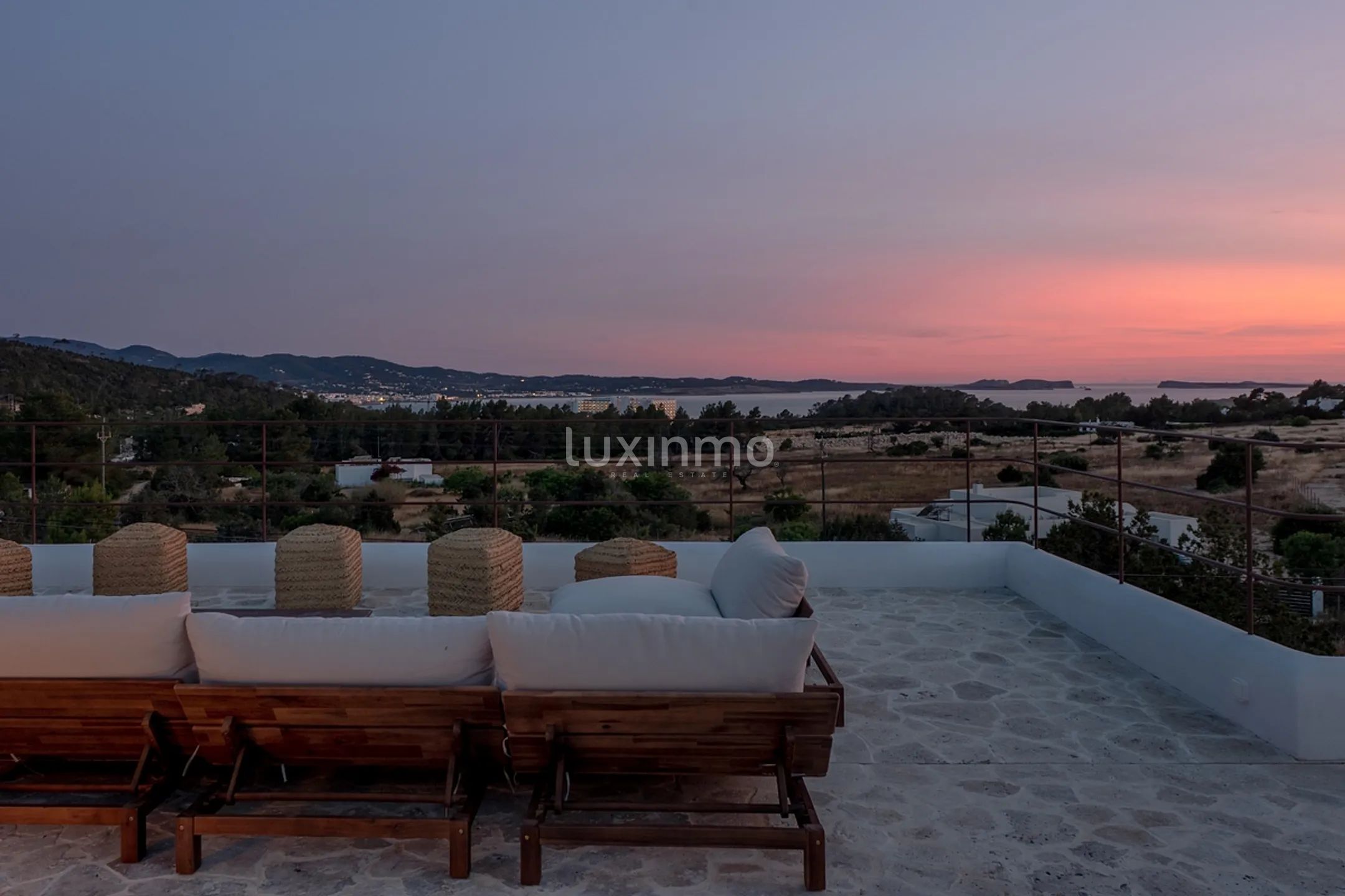 An bicencan retreat where organic design meets island living — photo 63