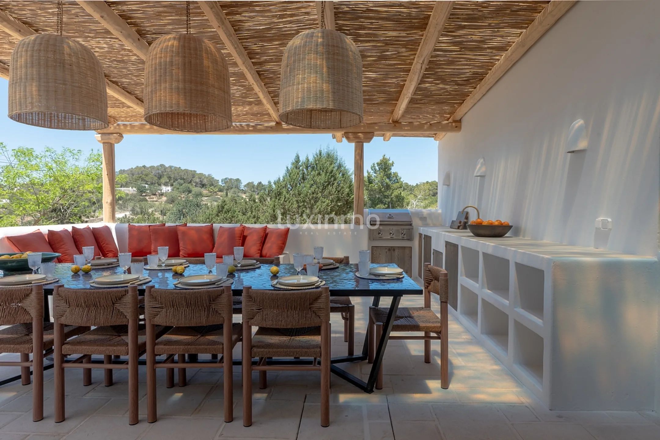 An bicencan retreat where organic design meets island living — photo 10