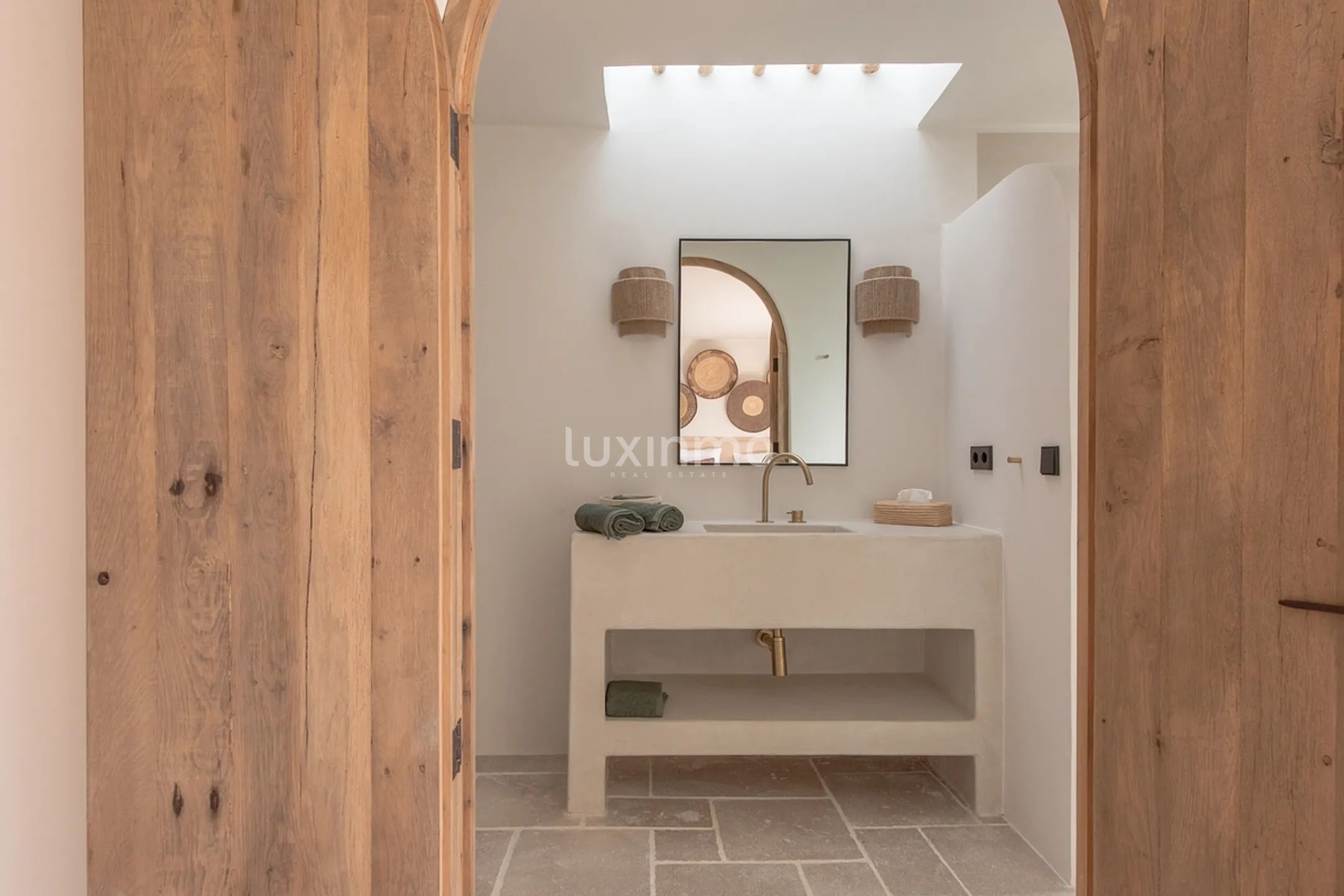 An bicencan retreat where organic design meets island living — photo 51