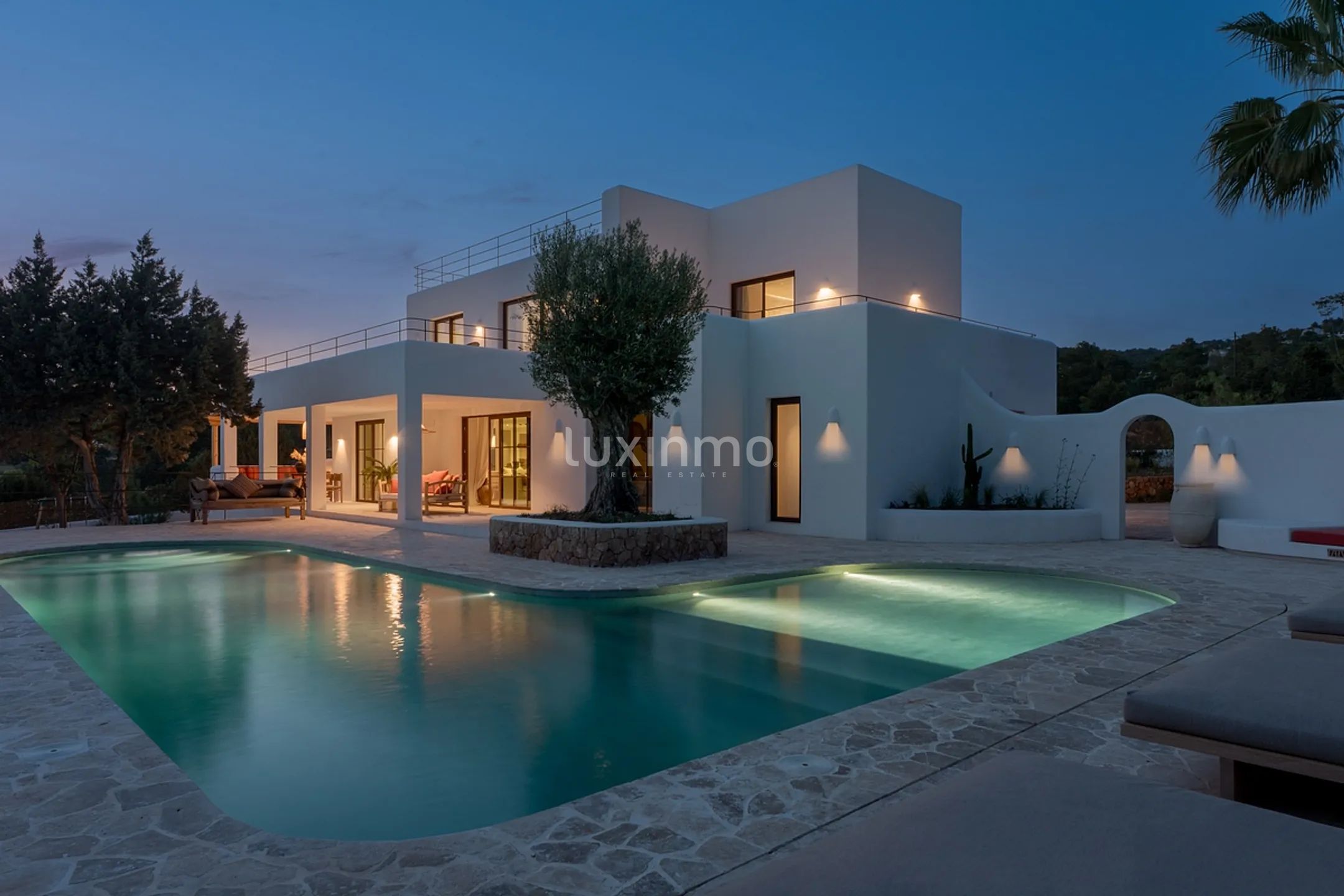 An bicencan retreat where organic design meets island living — photo 64