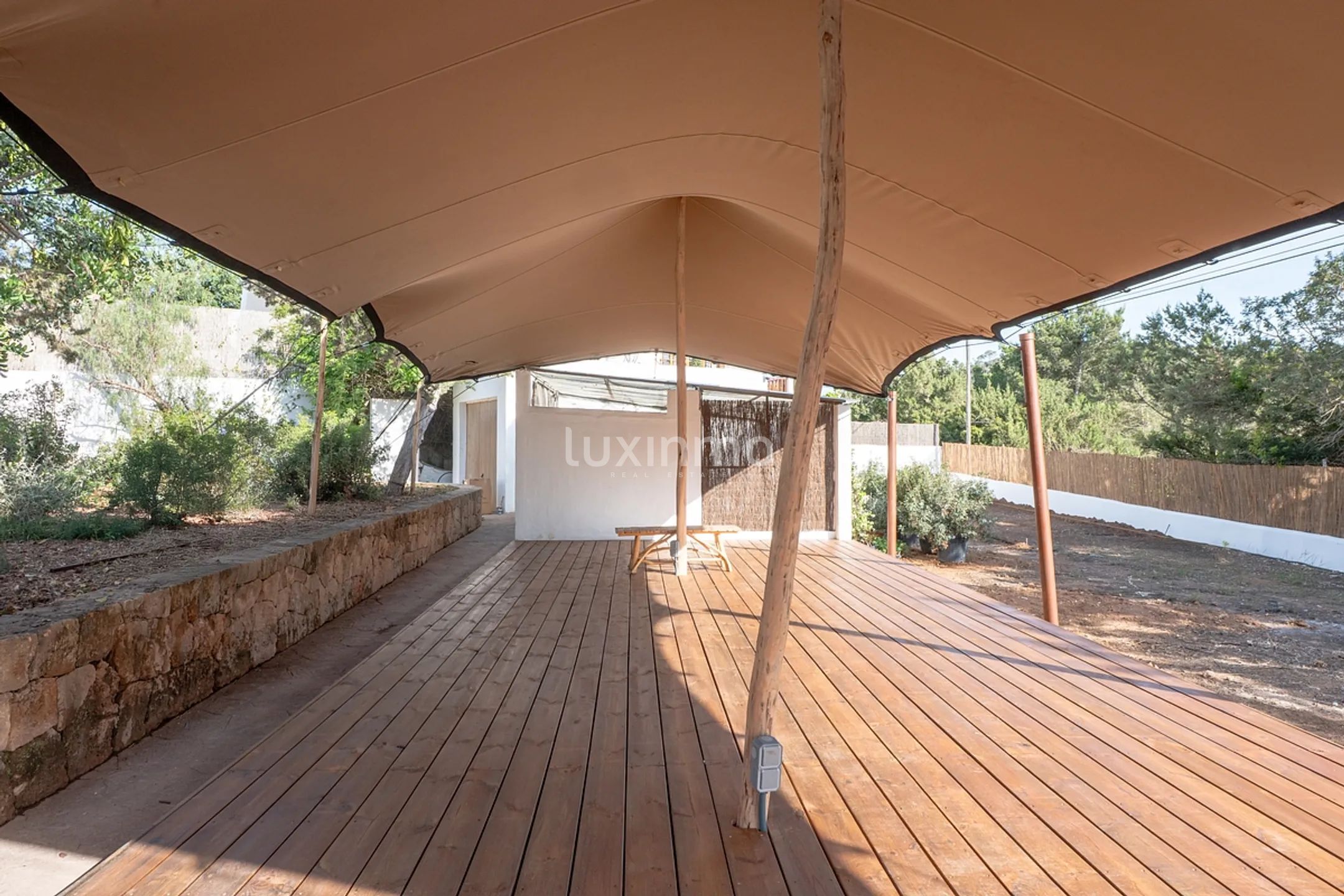 An bicencan retreat where organic design meets island living — photo 55