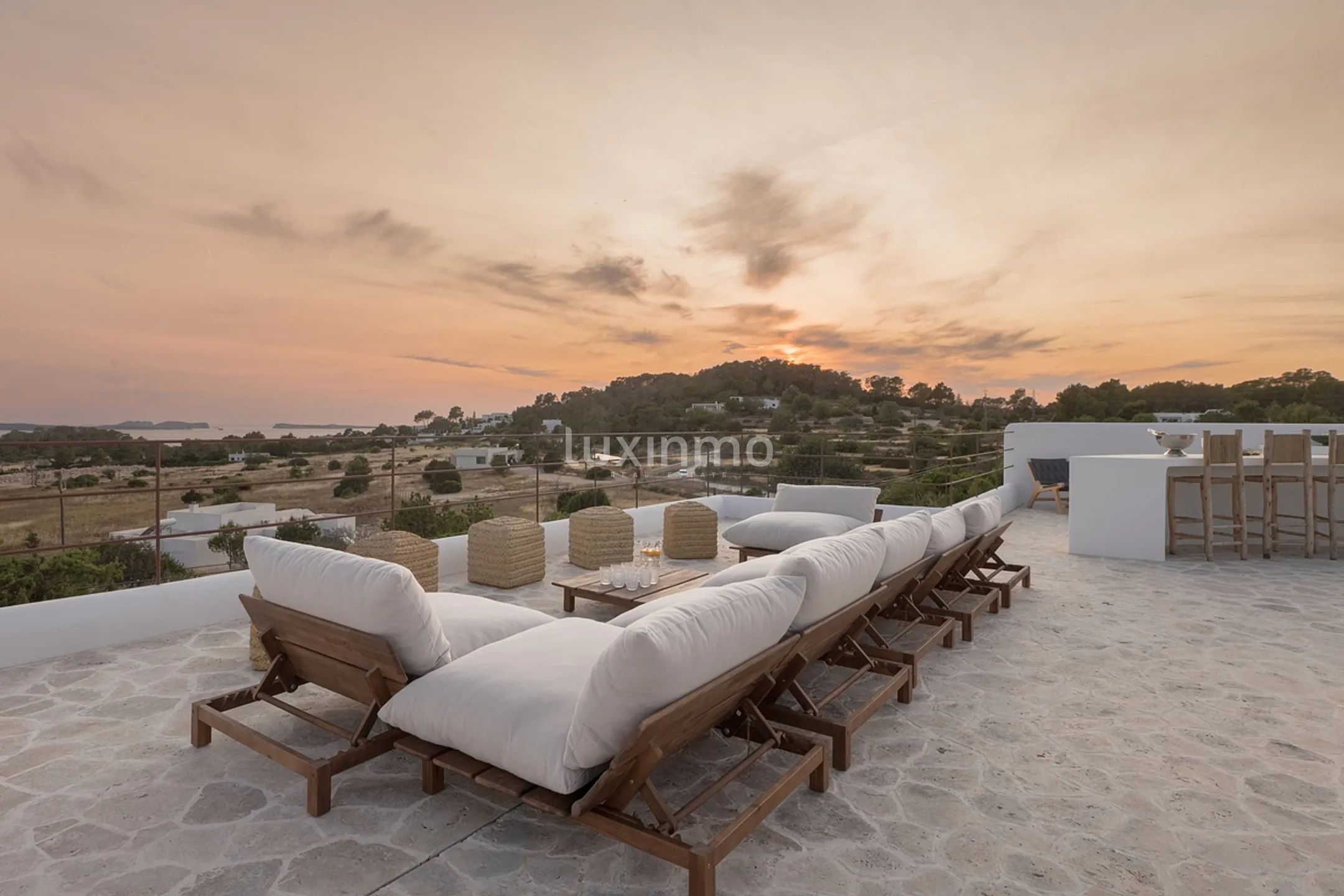 An bicencan retreat where organic design meets island living — photo 59