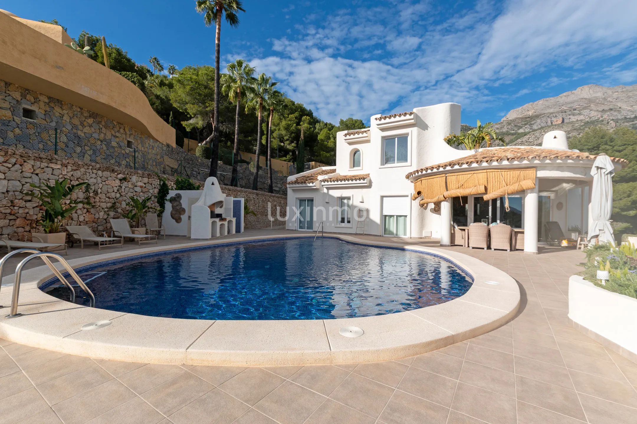 Impresionante Villa estilo ibicenca con vistas despejadas al mar y montañas — photo 5