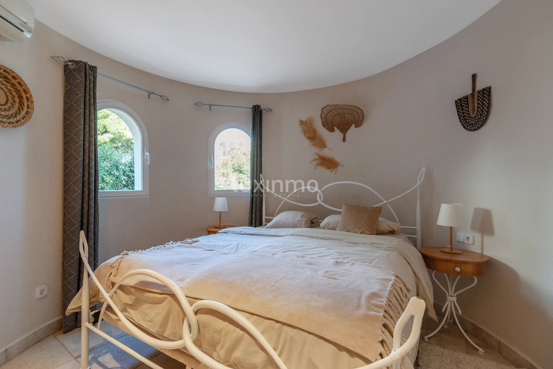 Superbe villa de style ibicenco avec vue imprenable sur la mer et les montagnes — photo 15