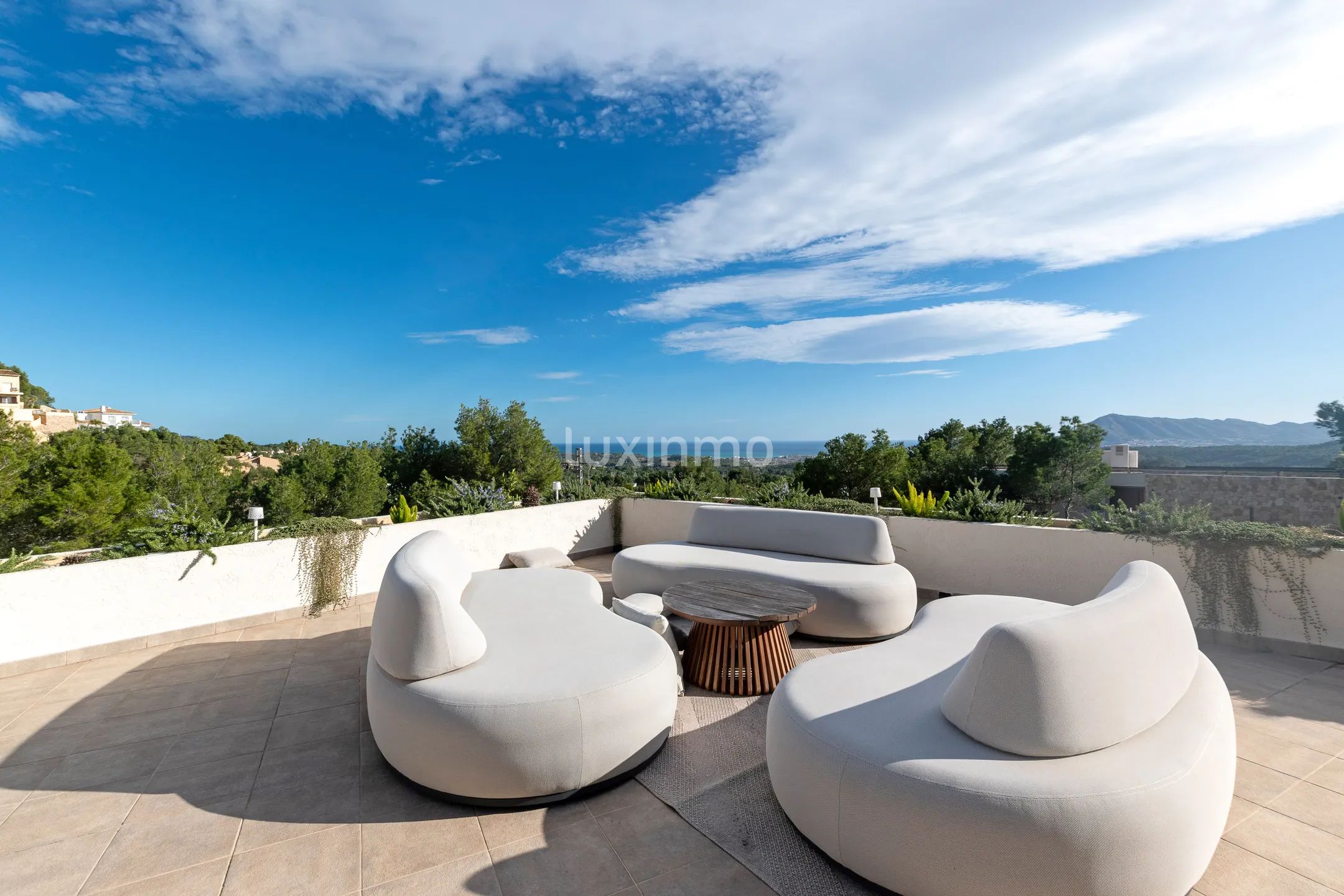 Impresionante Villa estilo ibicenca con vistas despejadas al mar y montañas — photo 2