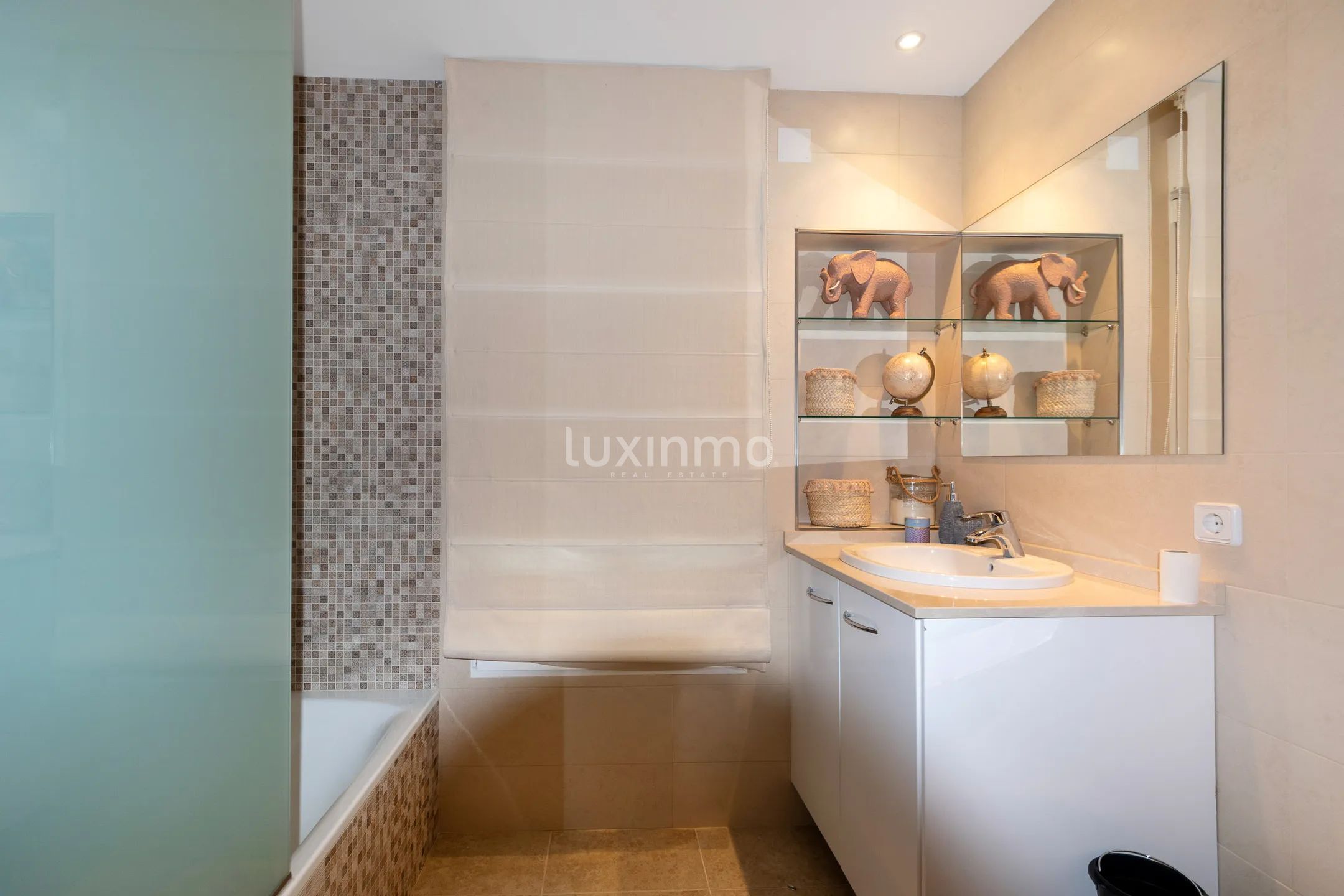 Superbe villa de style ibicenco avec vue imprenable sur la mer et les montagnes — photo 18