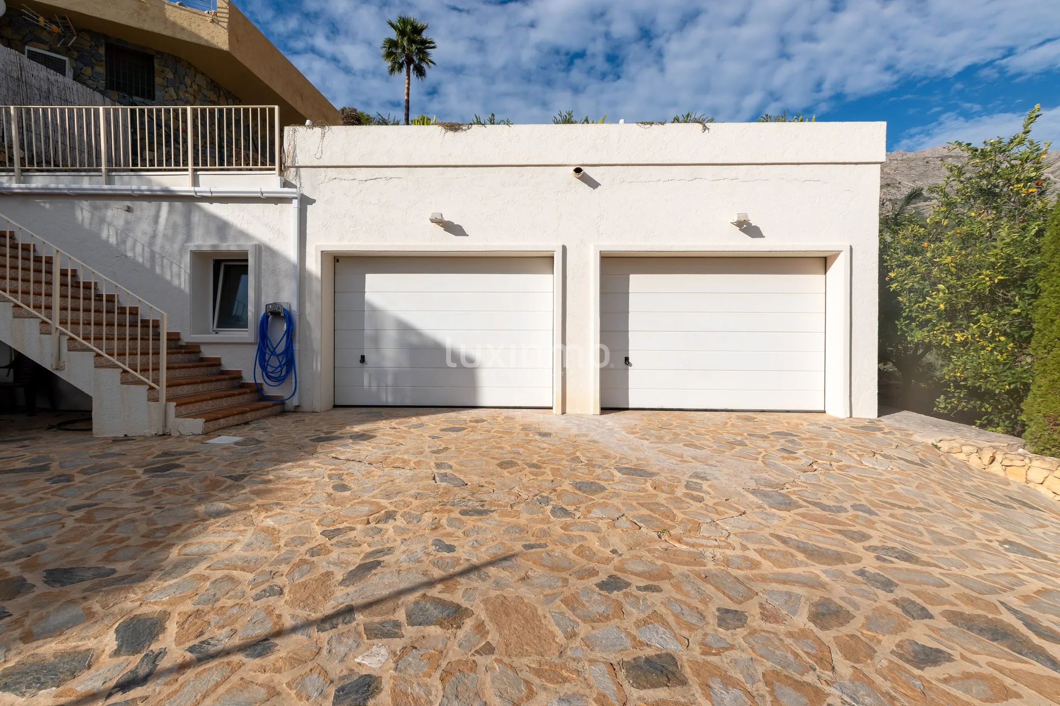 Impresionante Villa estilo ibicenca con vistas despejadas al mar y montañas — photo 20
