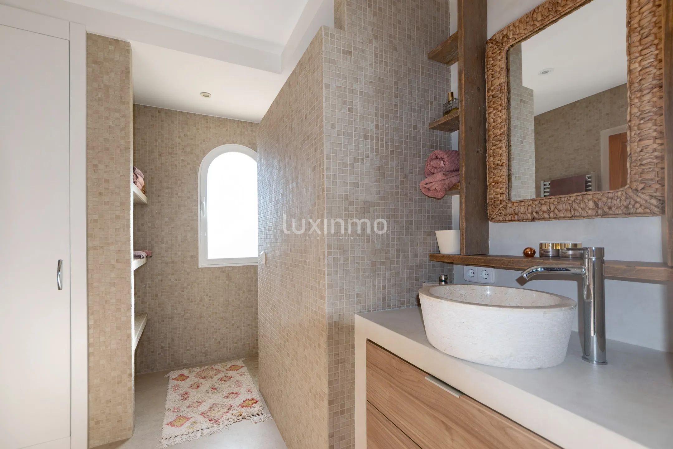 Superbe villa de style ibicenco avec vue imprenable sur la mer et les montagnes — photo 11