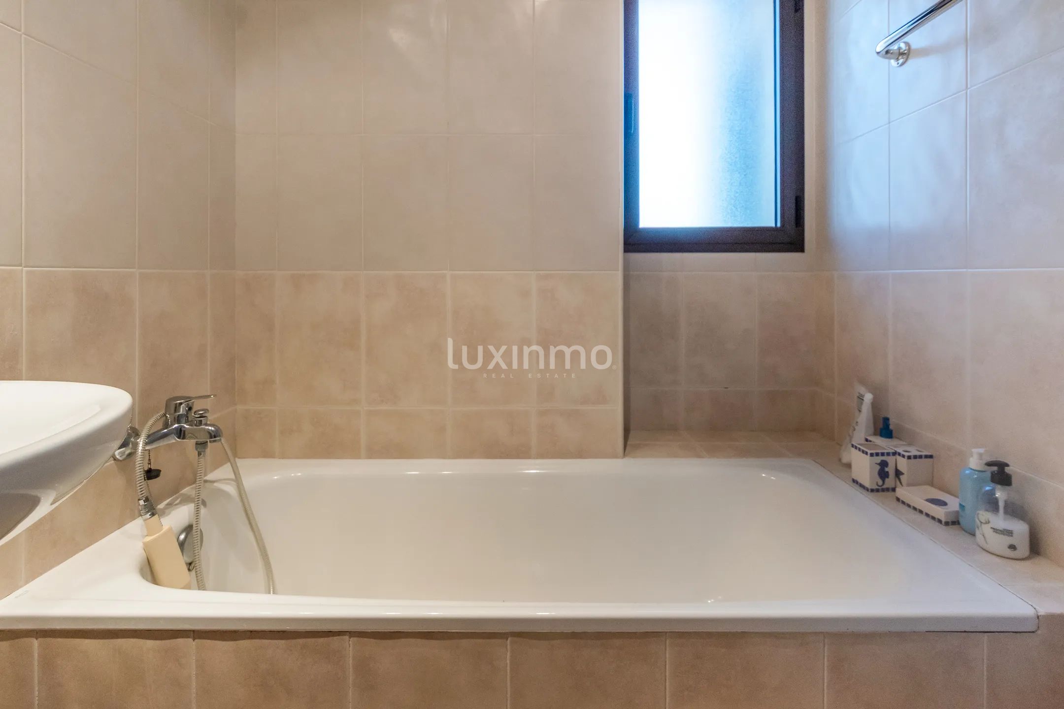 Charming apartment with sea and mountain views in Benidorm Poniente — photo 27