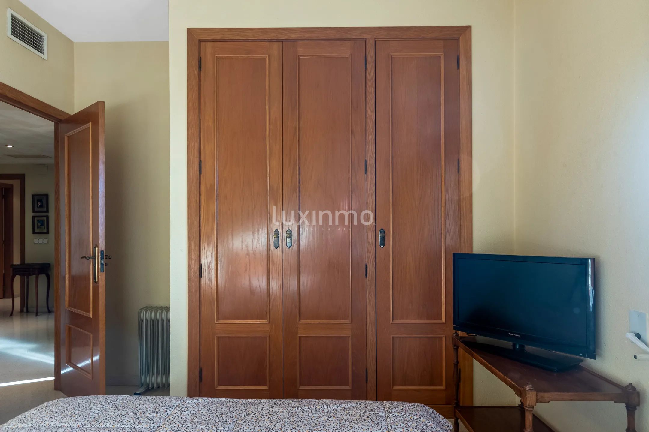 Charming apartment with sea and mountain views in Benidorm Poniente — photo 24