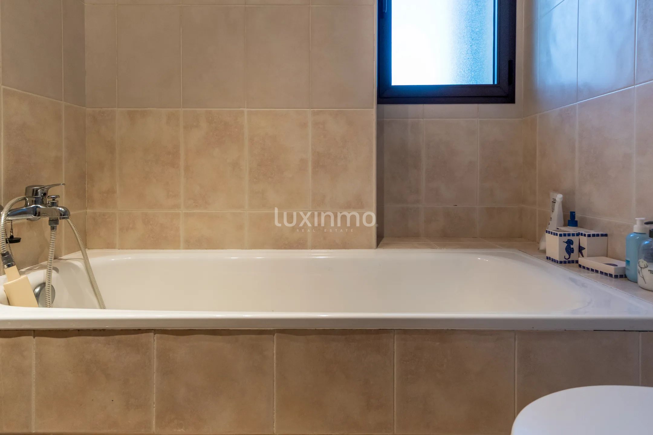 Charming apartment with sea and mountain views in Benidorm Poniente — photo 28