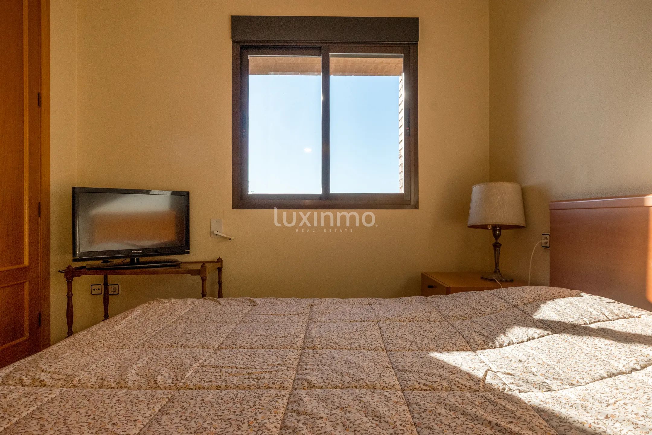 Charming apartment with sea and mountain views in Benidorm Poniente — photo 23