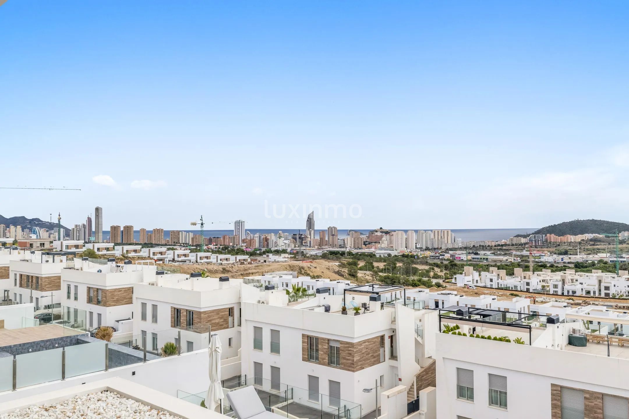 Luxuriöse 4-Schlafzimmer-Villa mit Meerblick in Finestrat — photo 43