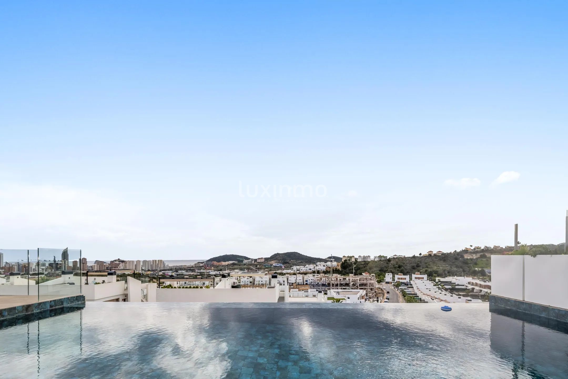 Luxuriöse 4-Schlafzimmer-Villa mit Meerblick in Finestrat — photo 8