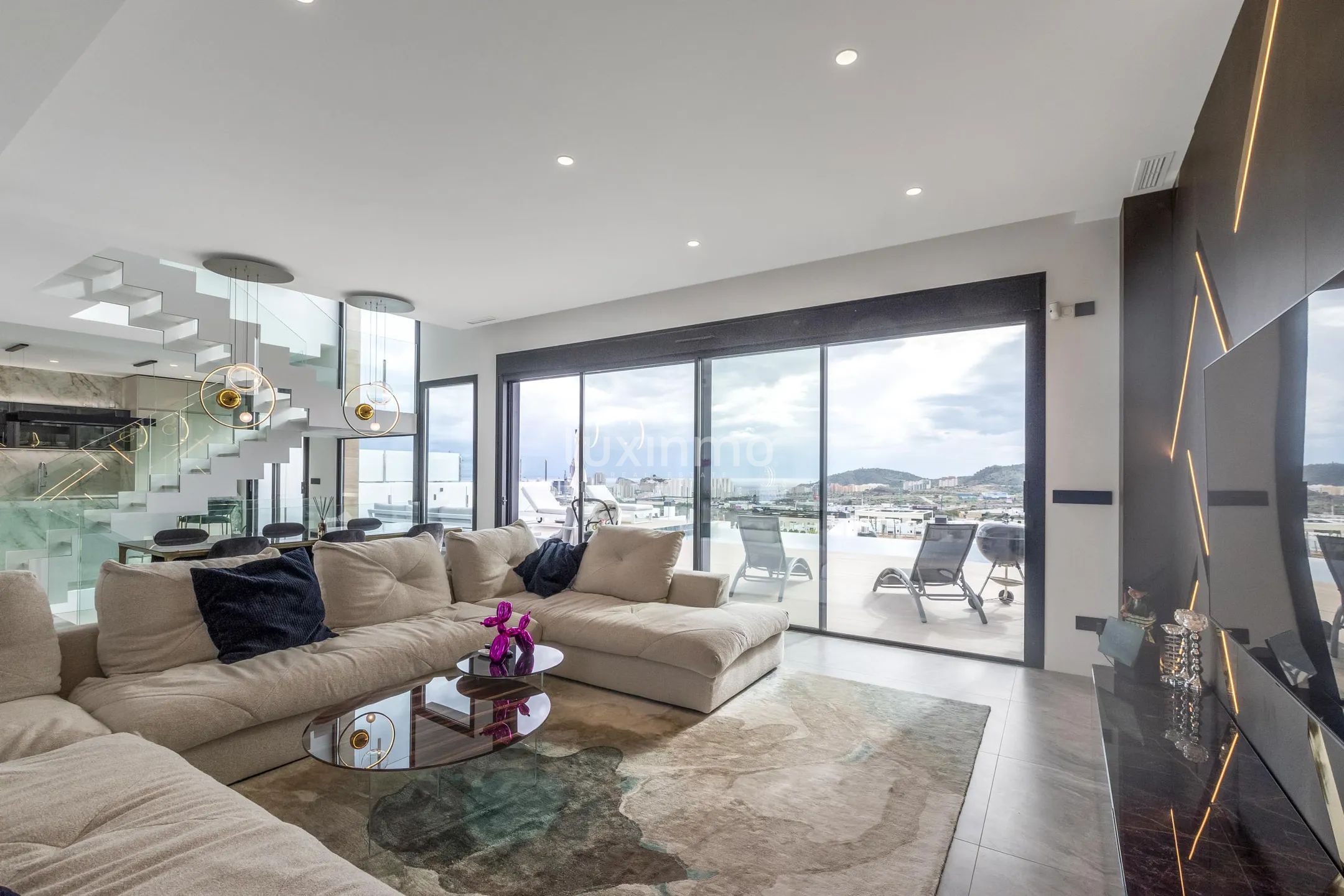 Luxurious 4-Bedroom villa with sea views in Finestrat