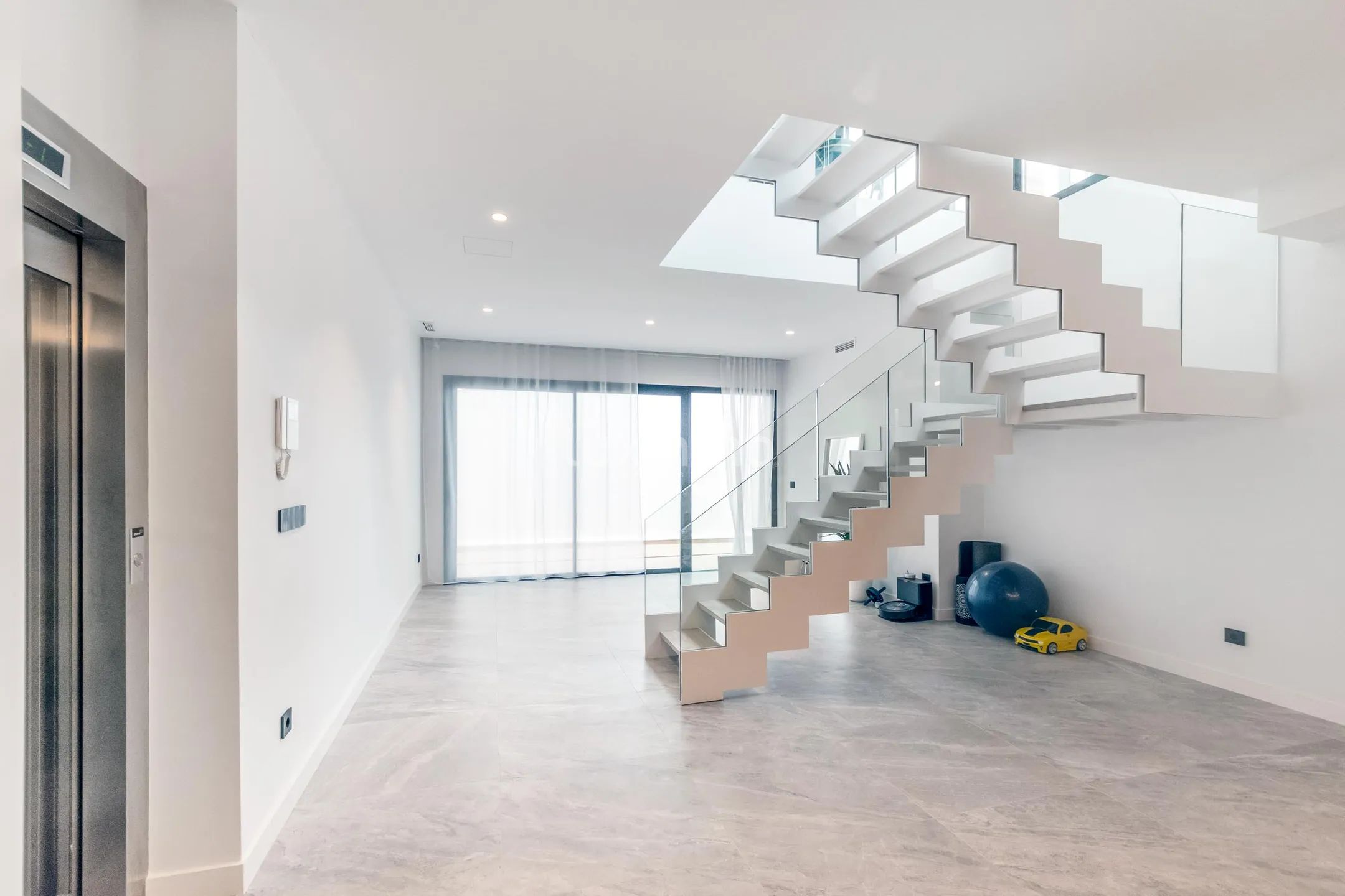 Luxuriöse 4-Schlafzimmer-Villa mit Meerblick in Finestrat — photo 36