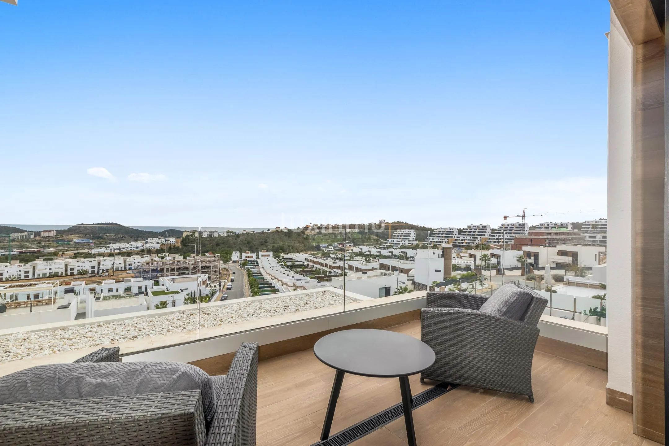 Luxuriöse 4-Schlafzimmer-Villa mit Meerblick in Finestrat — photo 42