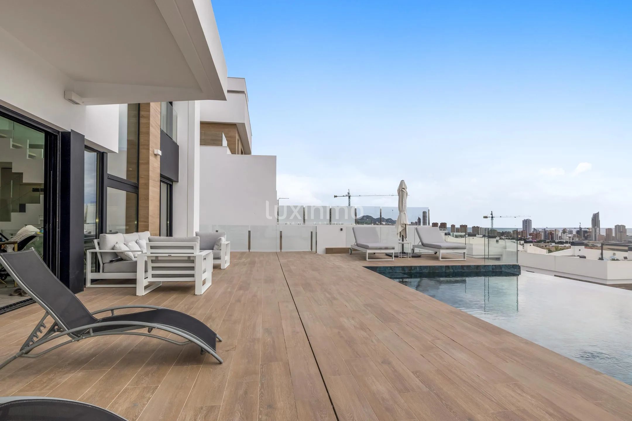 Luxurious 4-Bedroom villa with sea views in Finestrat — photo 6