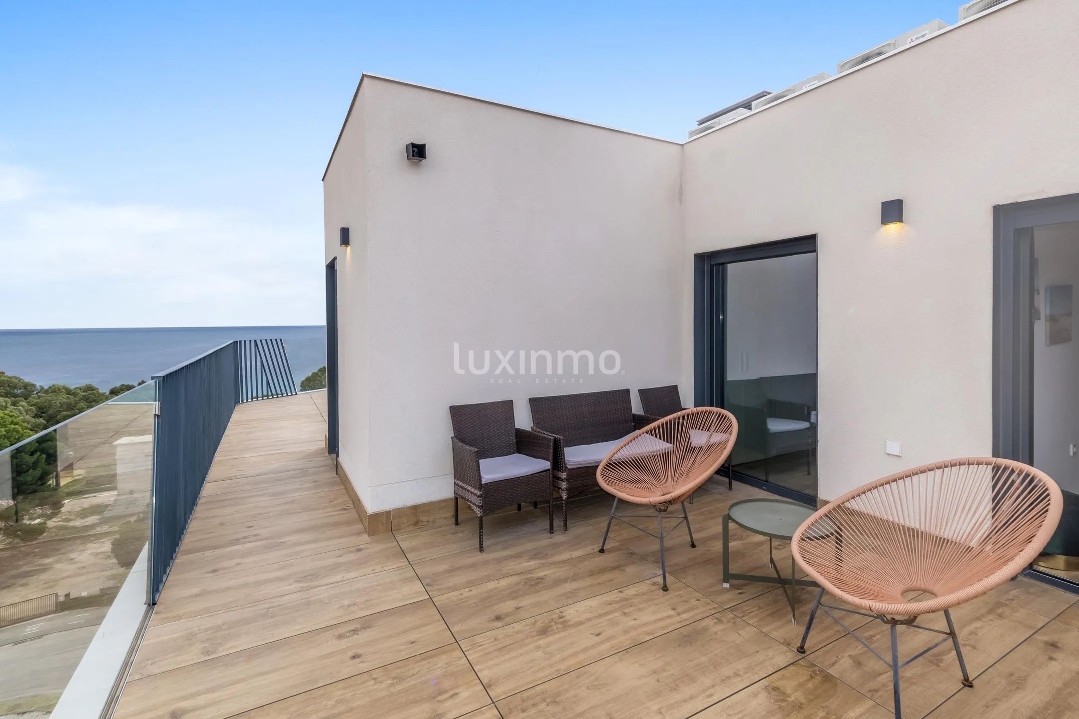Penthouse 3-Bedroom first line of the beach — photo 28