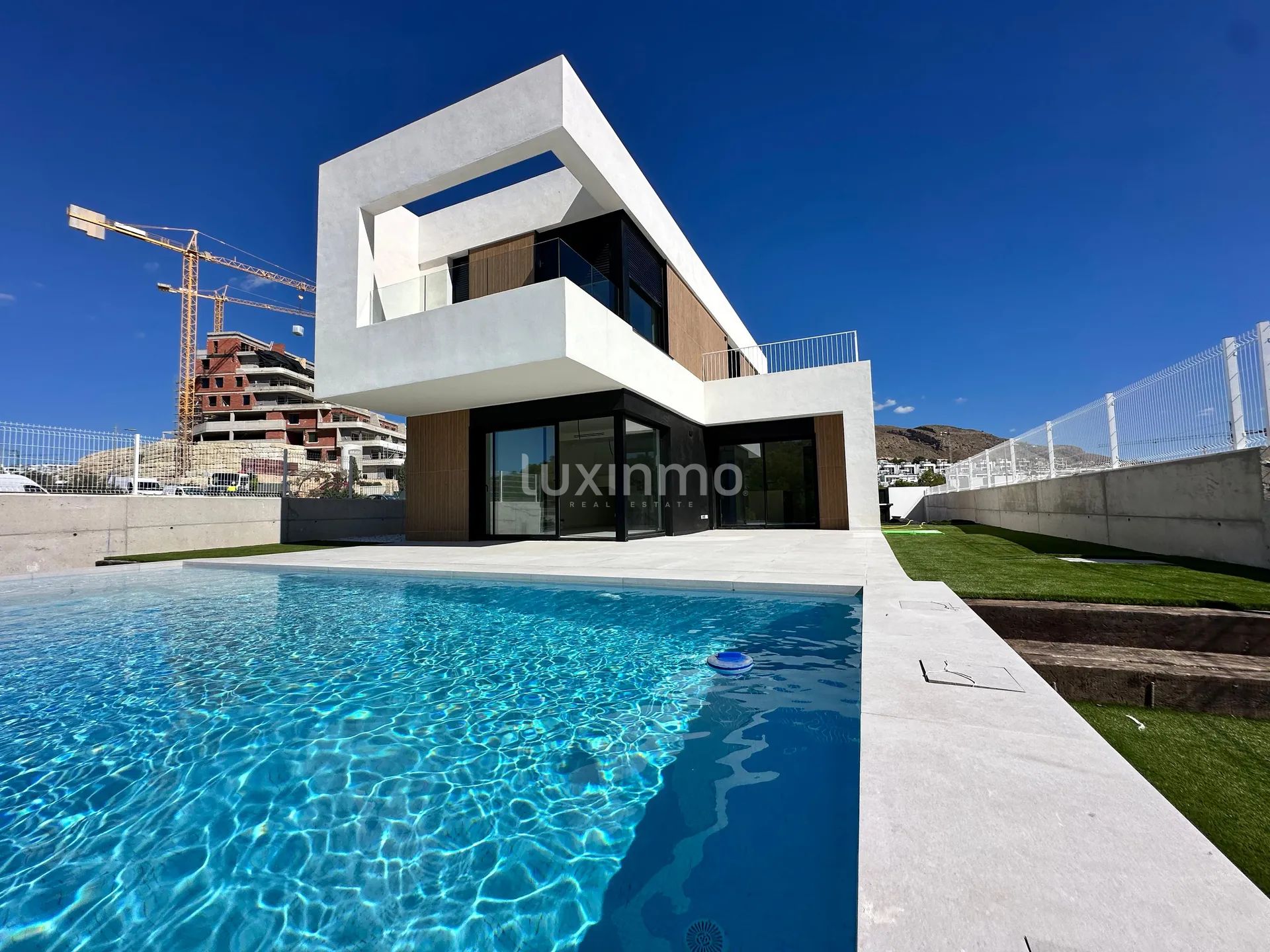 Neubau einer modernen Villa in Finestrat — photo 14