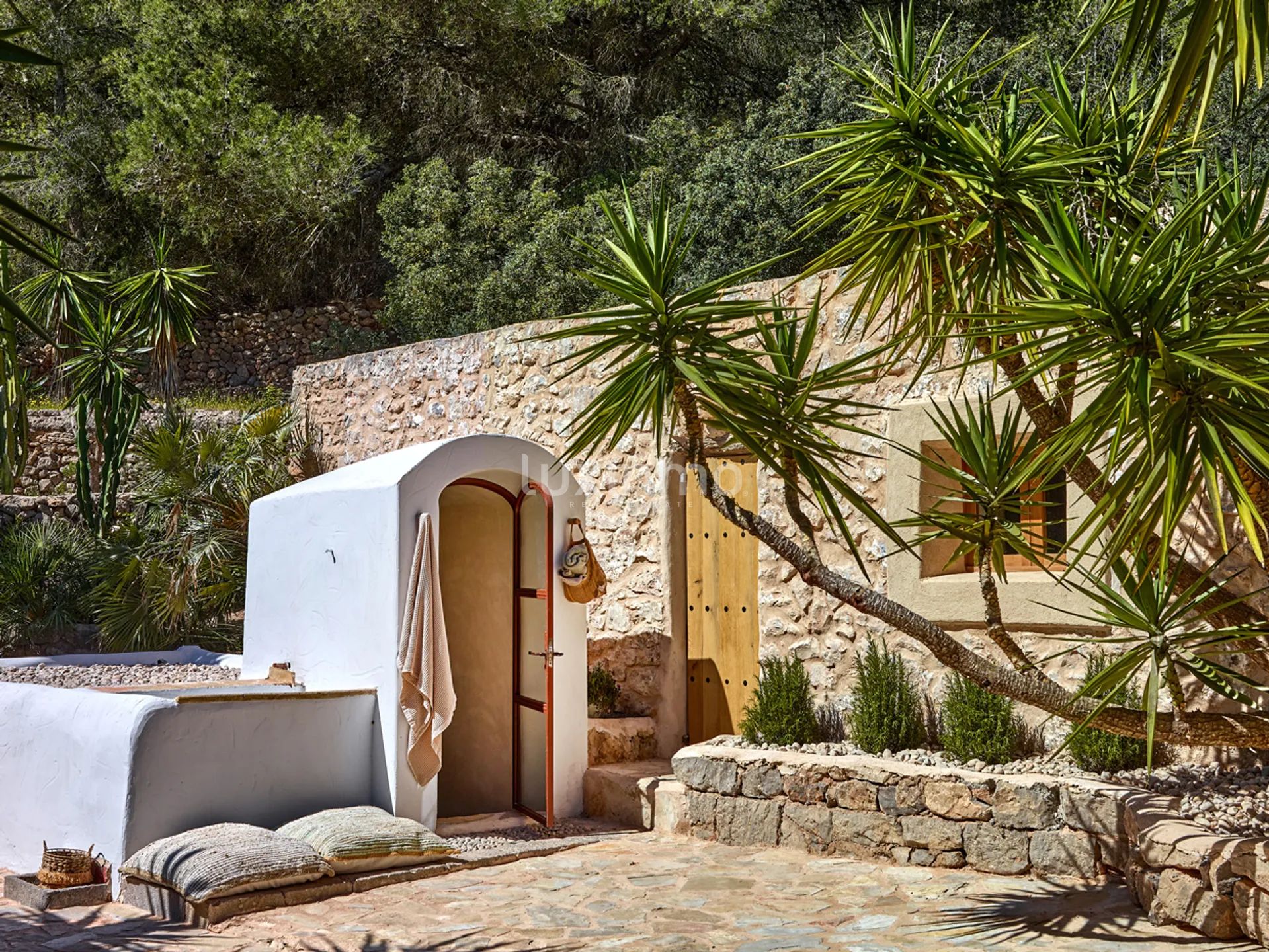 1800-talsgård förvandlad till ett modernt Ibiza Retreat — photo 52