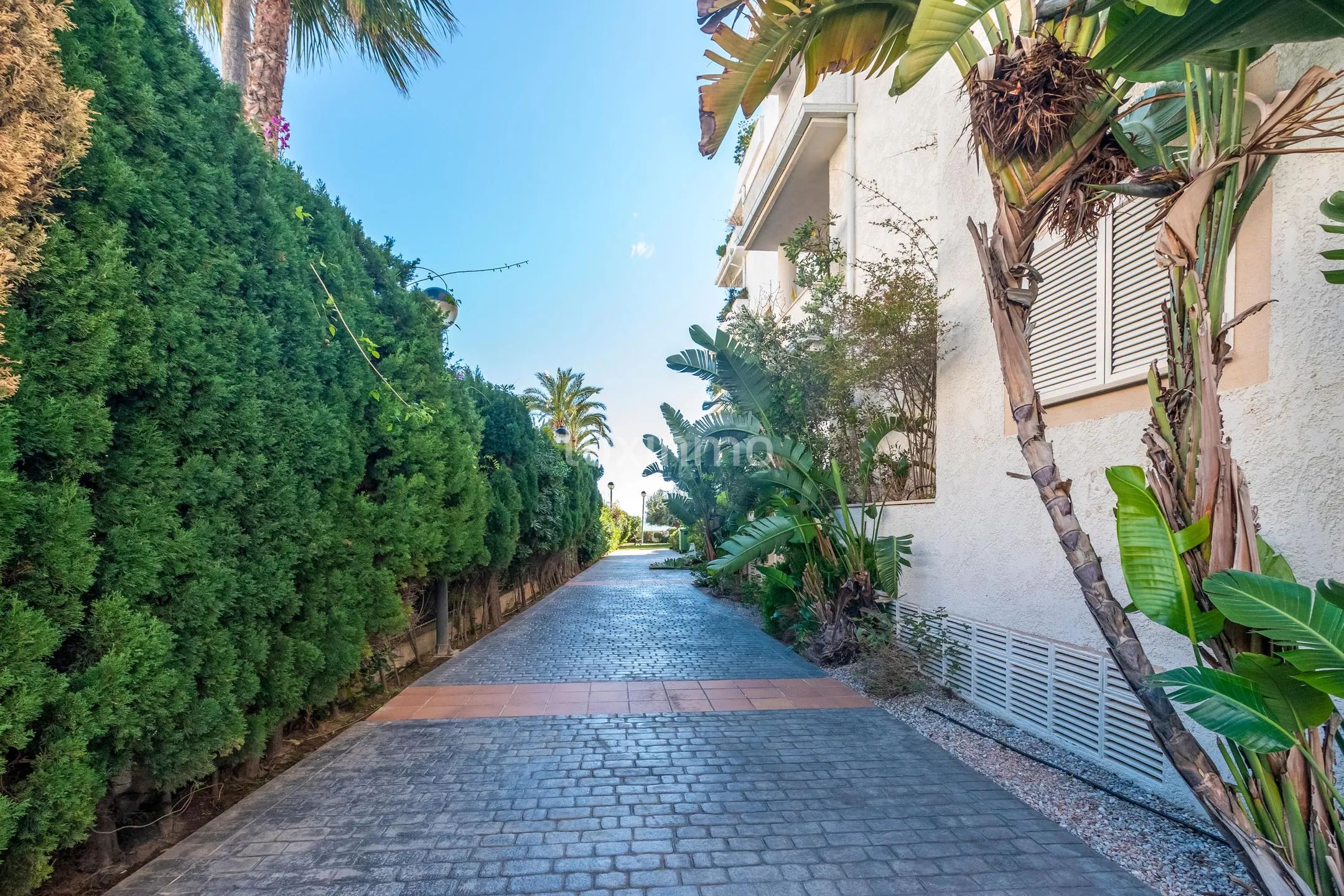 First line apartment for sale in Altea — photo 19