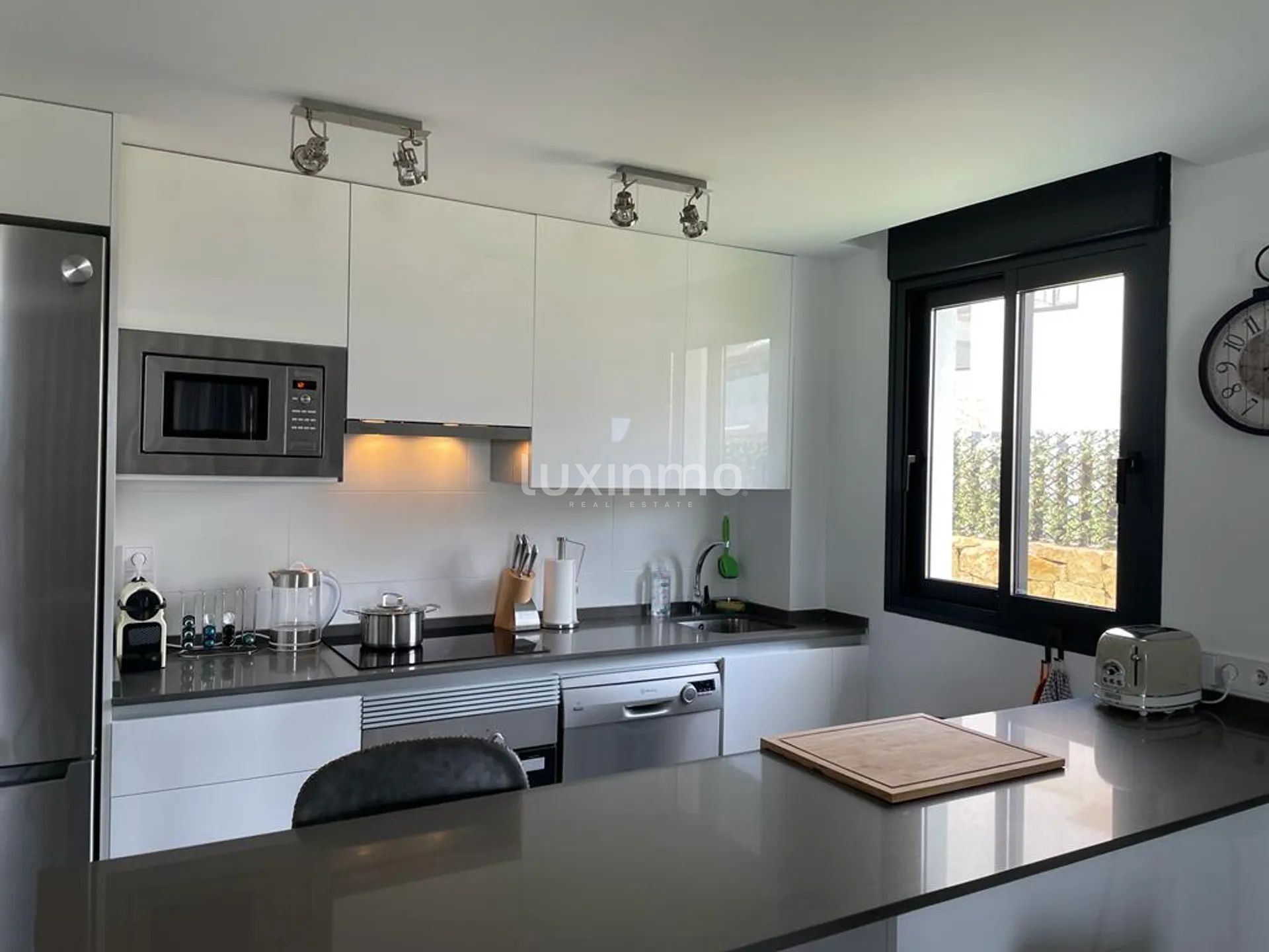 Luxuriöse 3-Zimmer-Wohnung in einer geschlossenen Wohnanlage in Camporosso zu verkaufen — photo 16