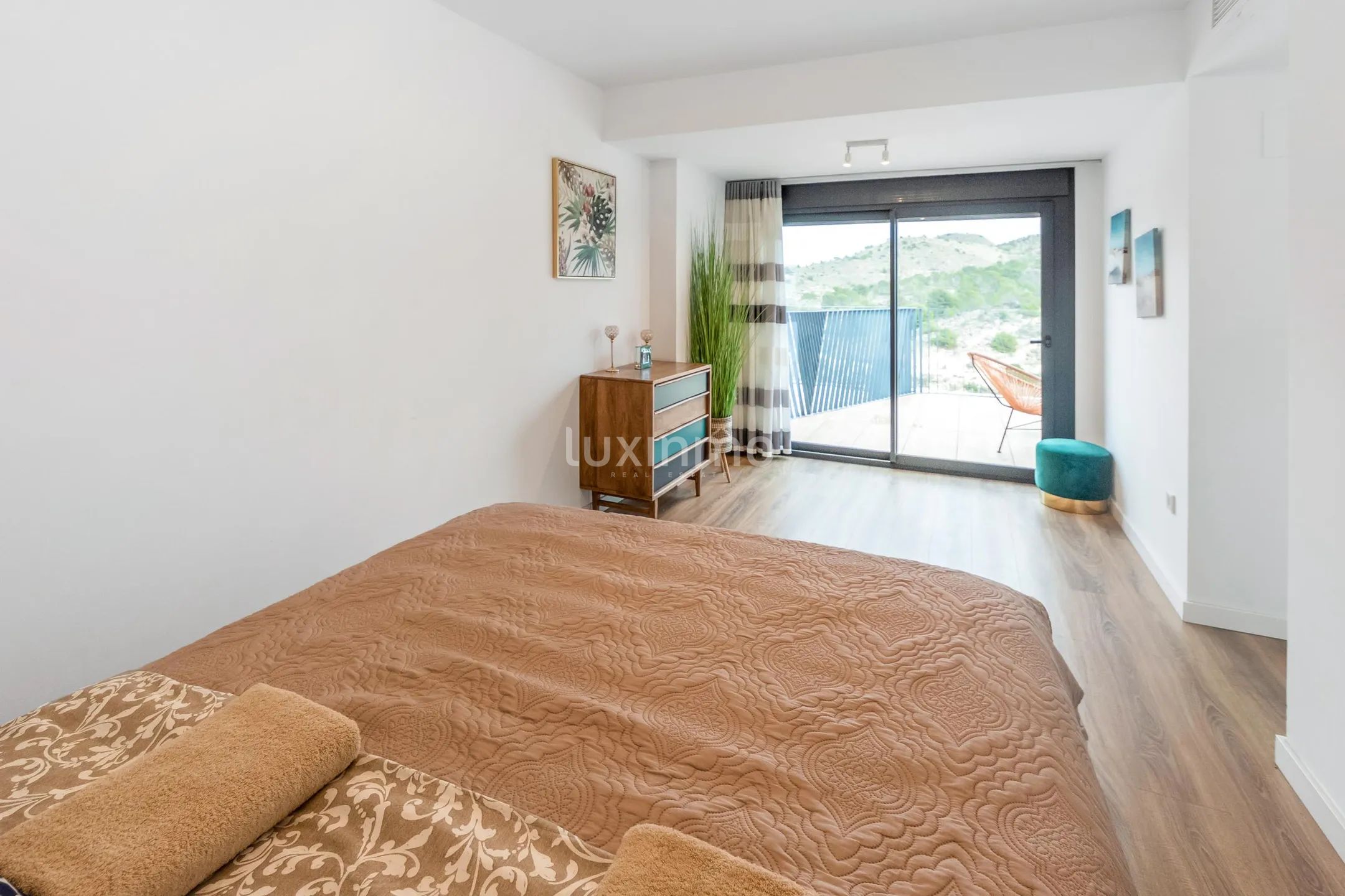 Penthouse 3-Bedroom with Sea Views in Villajoyosa — photo 31