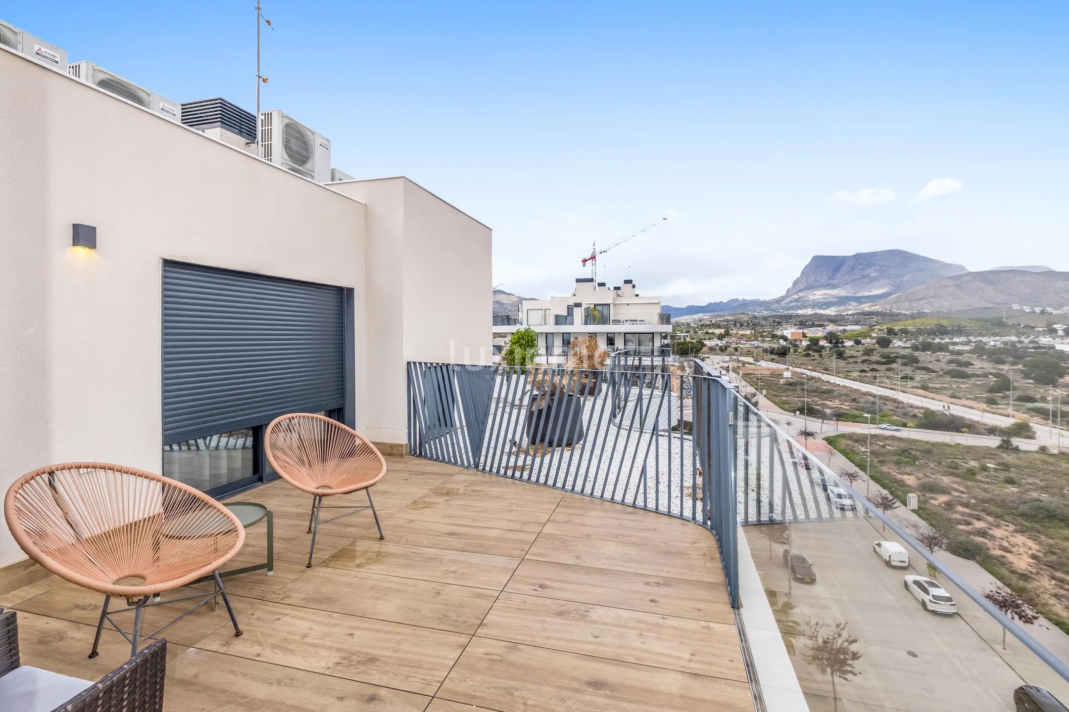 Penthouse 3-Bedroom with Sea Views in Villajoyosa — photo 27