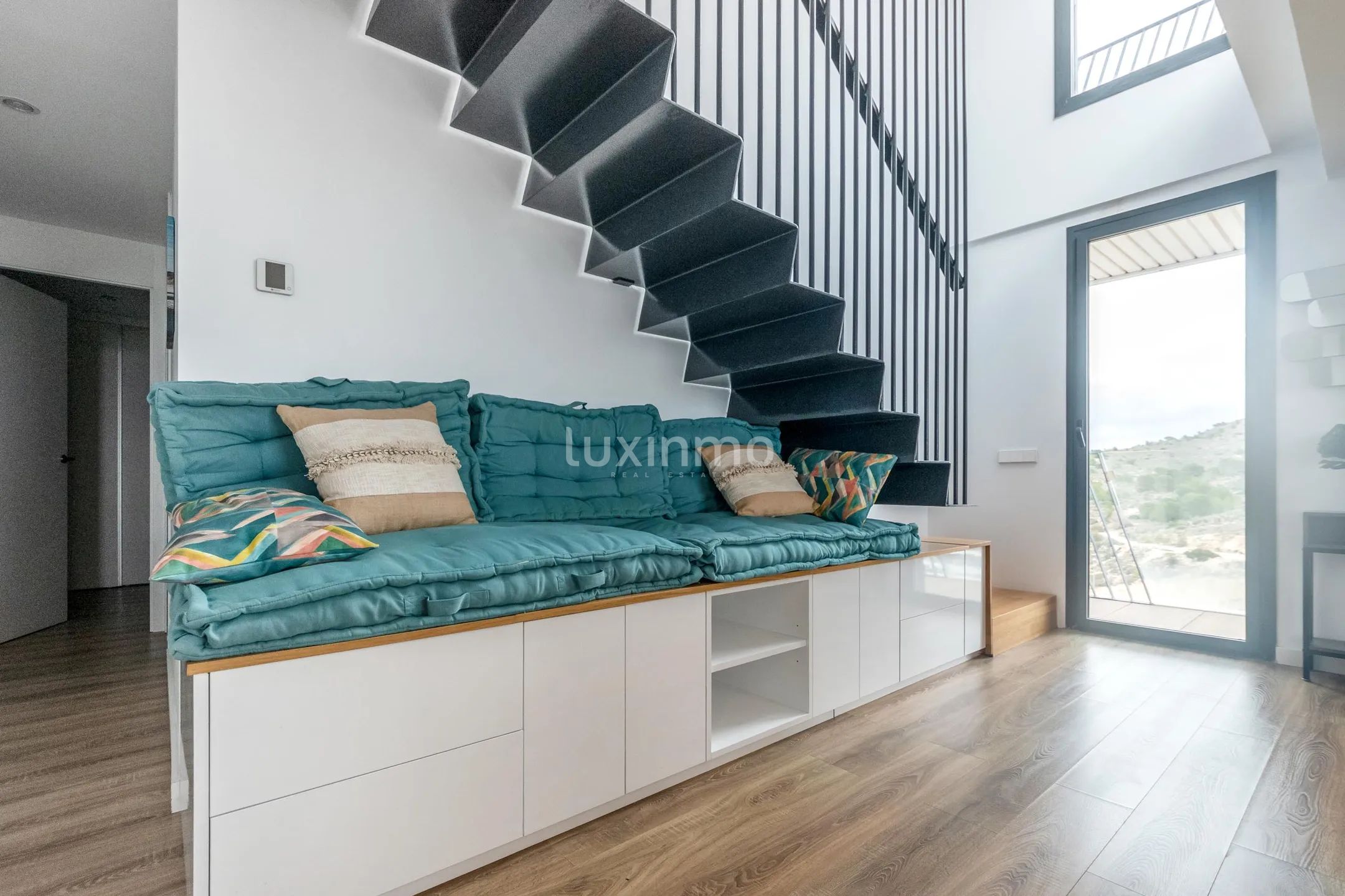 Penthouse 3-Bedroom with Sea Views in Villajoyosa — photo 16