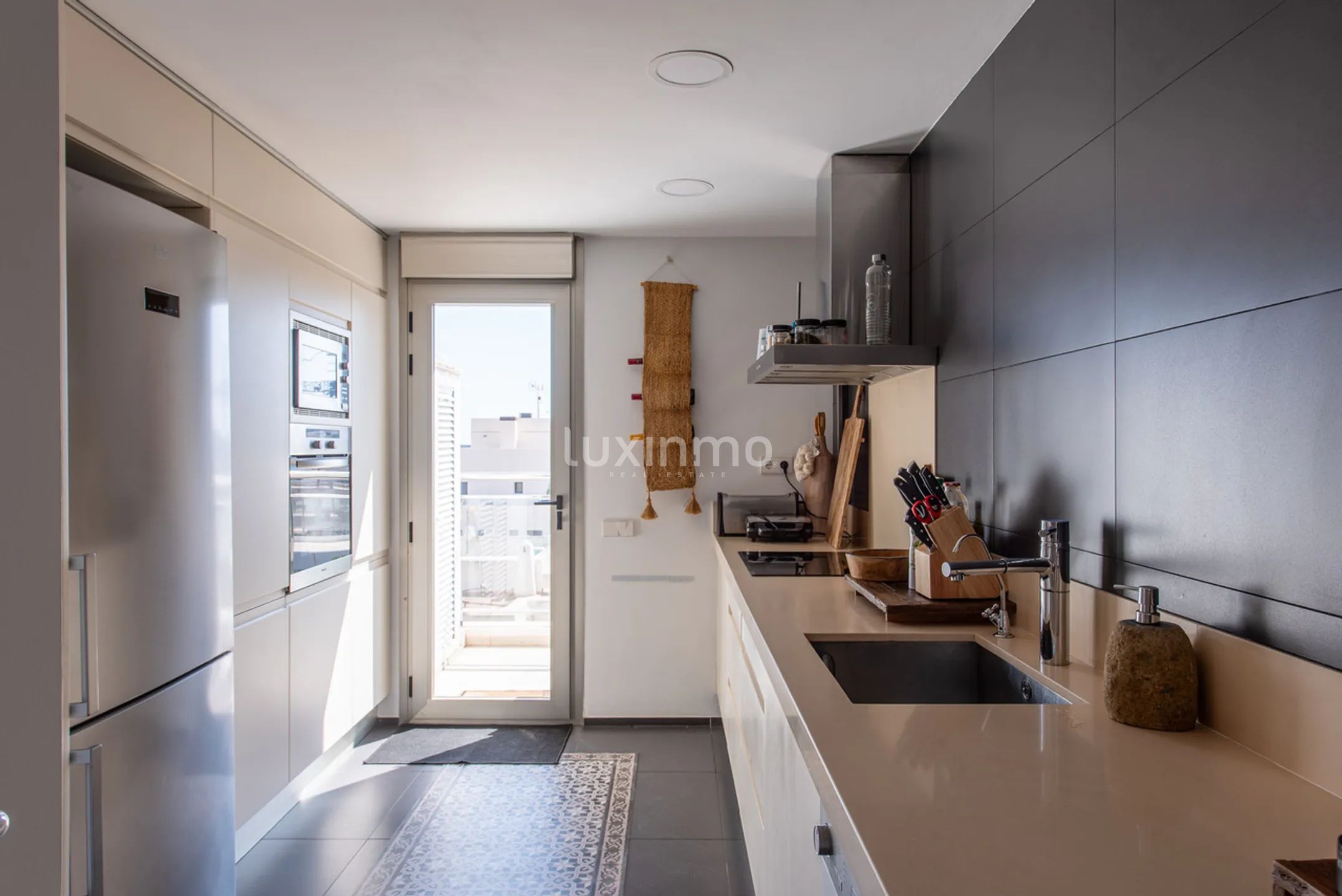 Spacious apartment in Talamanca with panoramic sea views — photo 15