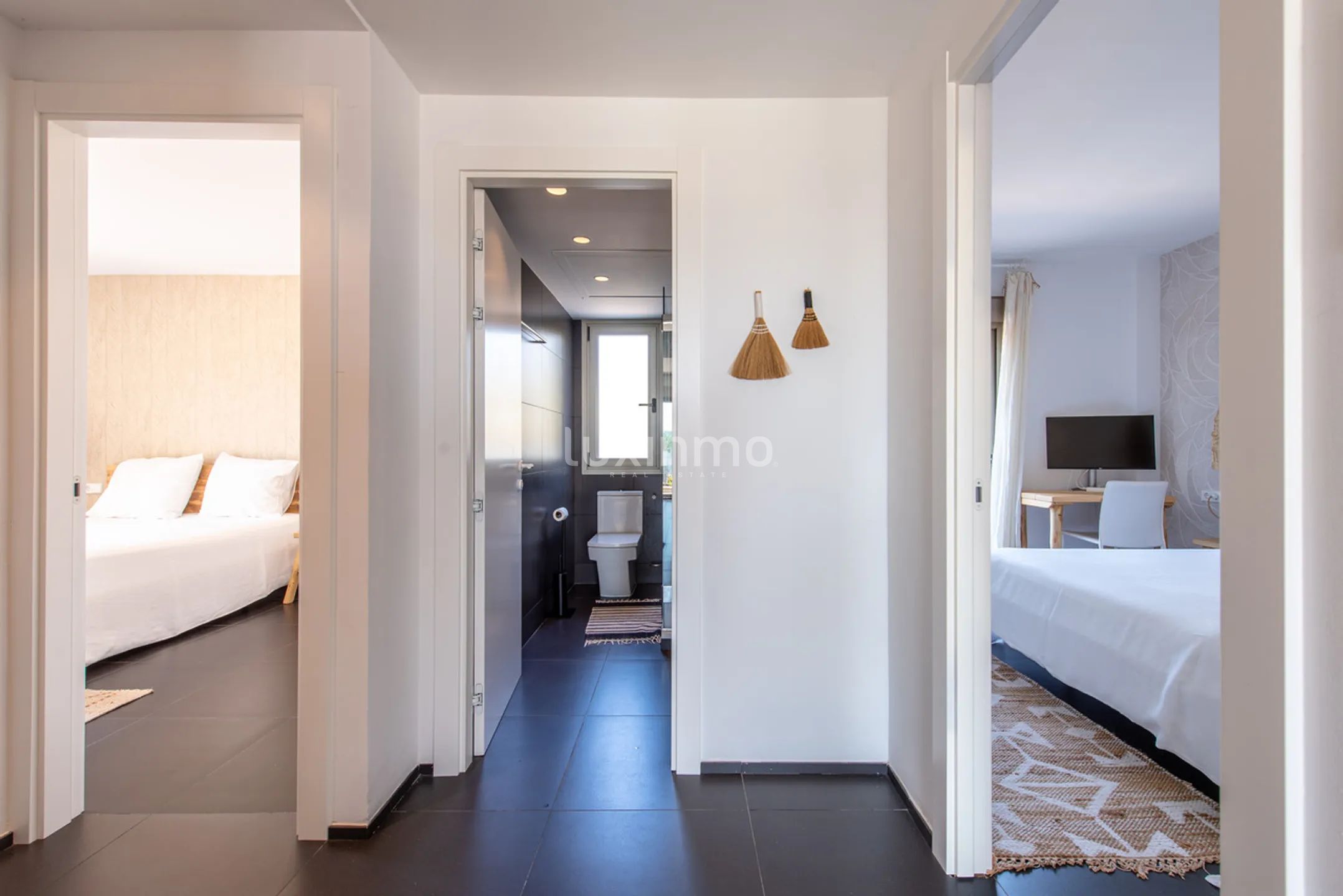 Spacious apartment in Talamanca with panoramic sea views — photo 13