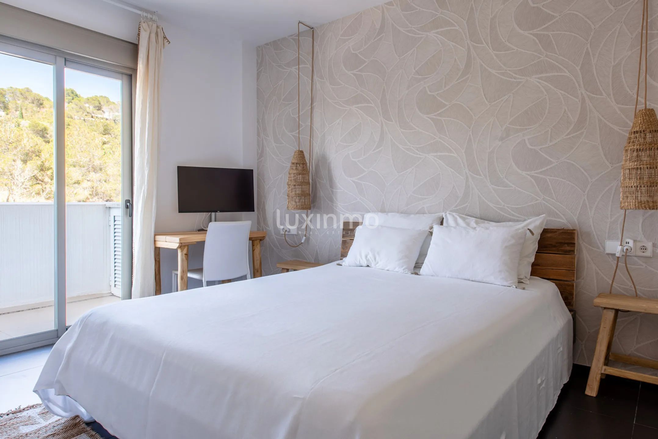 Spacious apartment in Talamanca with panoramic sea views — photo 30